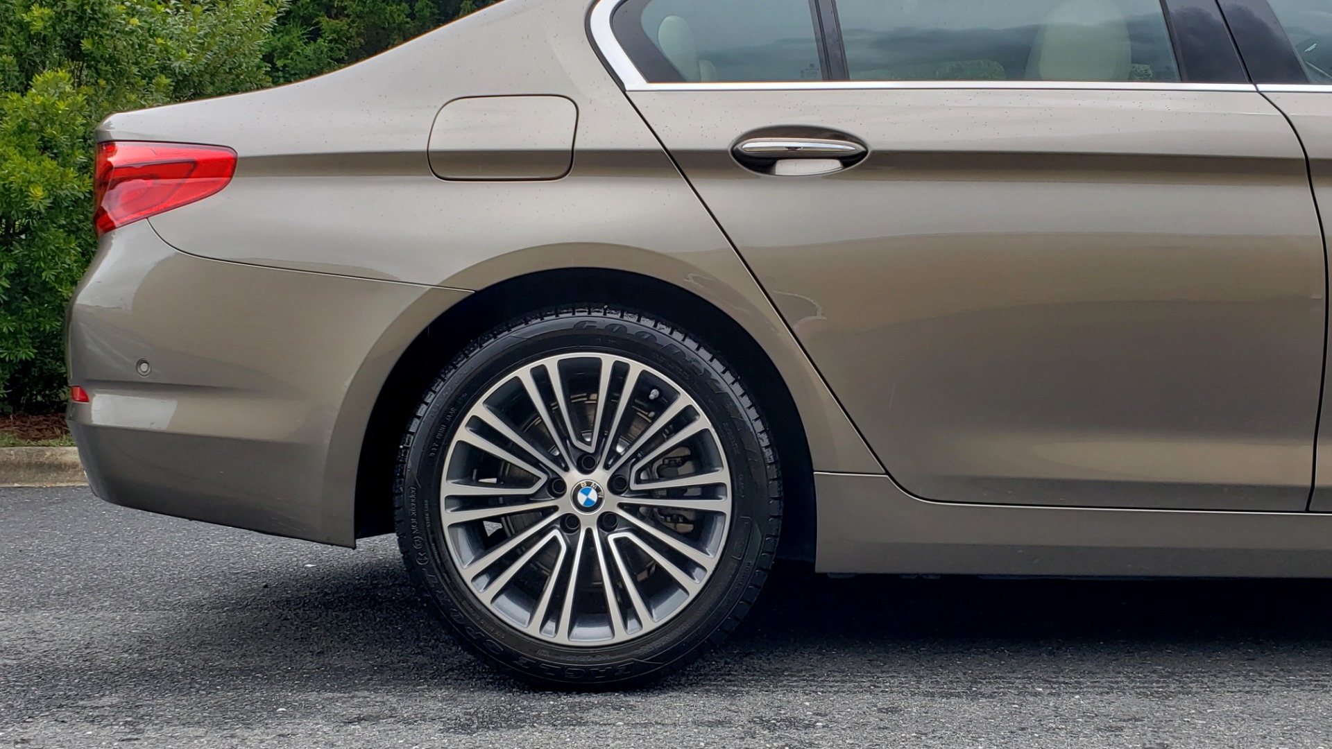 Used 2017 BMW 5 SERIES 530I PREMIUM / NAV / SUNROOF / DRVR ASST PLUS II / LUXURY for sale Sold at Formula Imports in Charlotte NC 28227 12