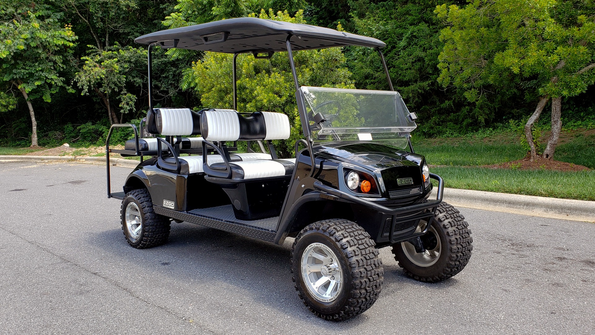 Used 2015 E-Z-GO EXPRESS J6 GOLF CART / 3-ROW / SEATS 6 / 12IN ALLOY WHEELS for sale Sold at Formula Imports in Charlotte NC 28227 4