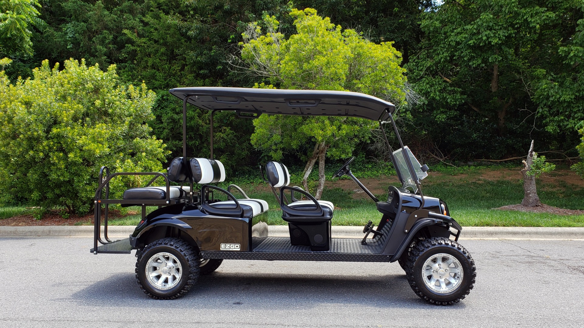 Used 2015 E-Z-GO EXPRESS J6 GOLF CART / 3-ROW / SEATS 6 / 12IN ALLOY WHEELS for sale Sold at Formula Imports in Charlotte NC 28227 5