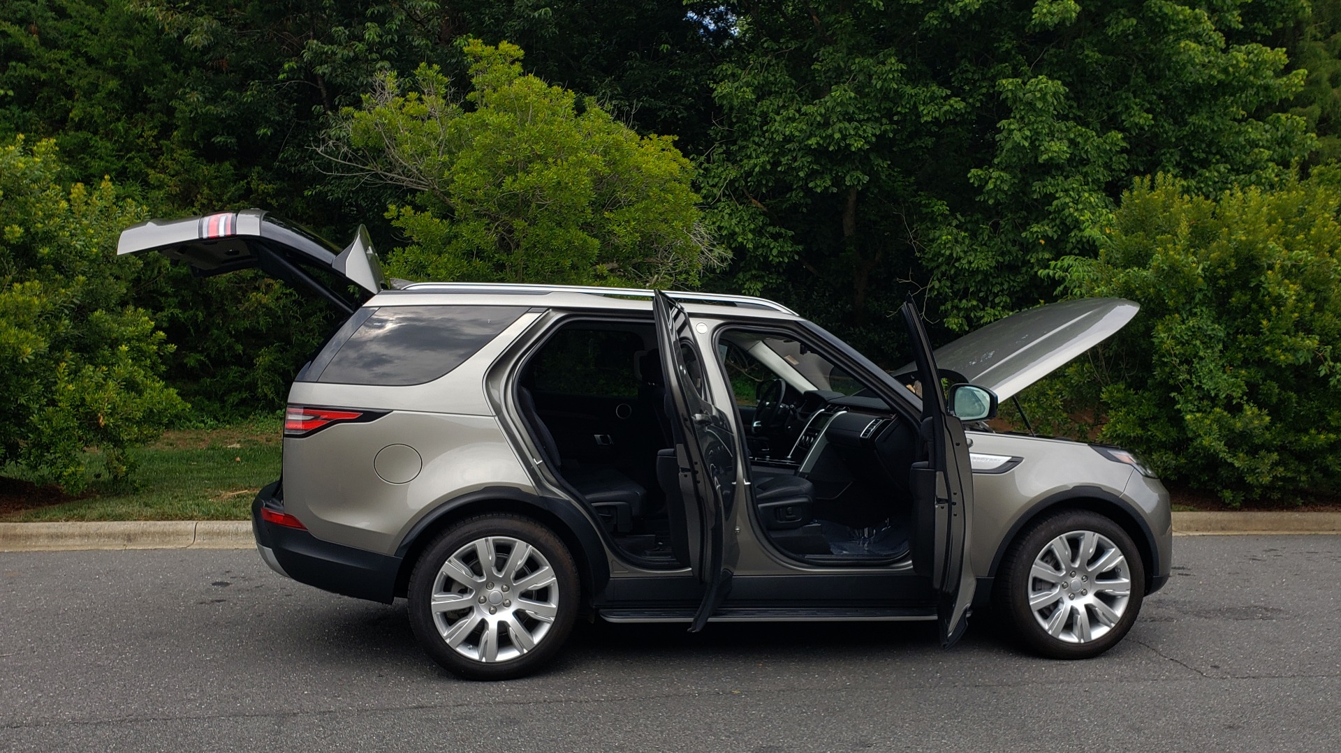 Used 2018 Land Rover DISCOVERY HSE / NAV / DRV PKG / VISION / CLIMATE / CAPABILITY / 3-ROW for sale Sold at Formula Imports in Charlotte NC 28227 10