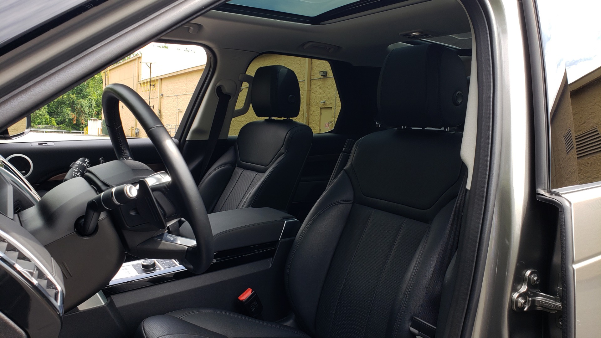 Used 2018 Land Rover DISCOVERY HSE / NAV / DRV PKG / VISION / CLIMATE / CAPABILITY / 3-ROW for sale Sold at Formula Imports in Charlotte NC 28227 43
