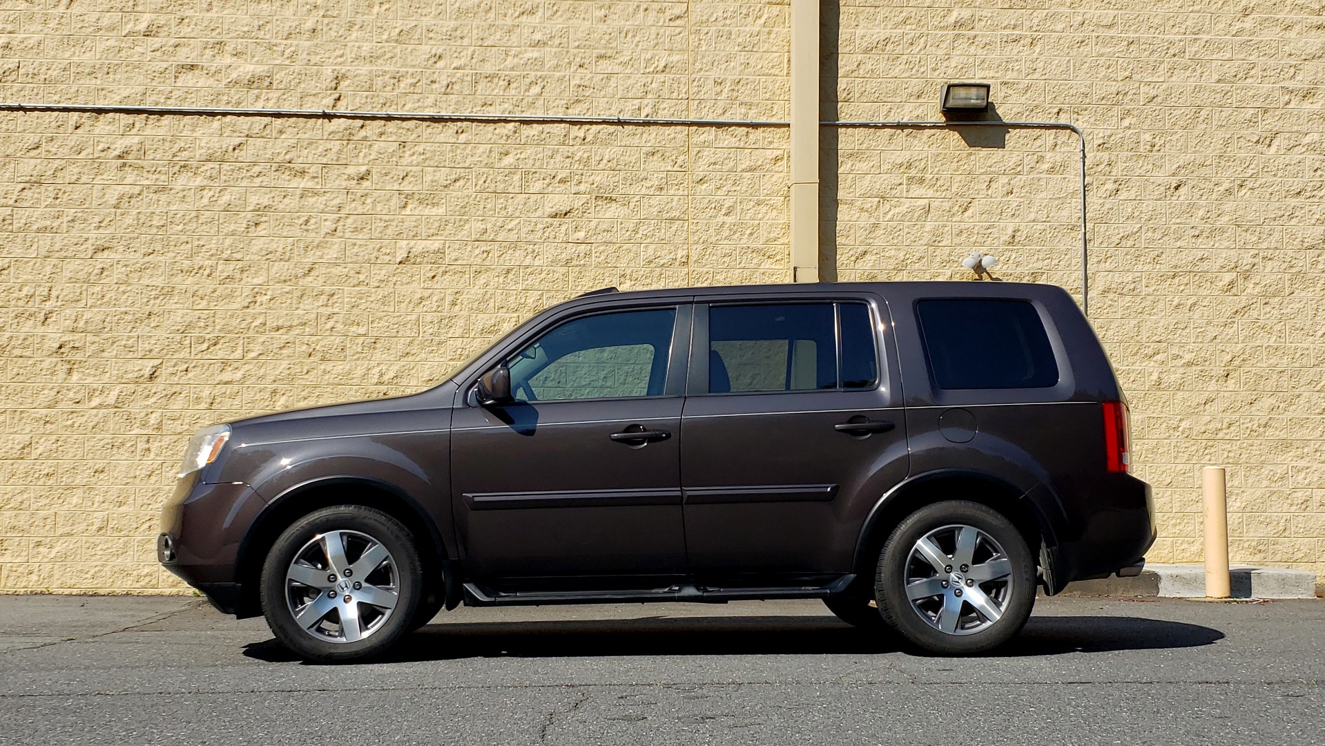 Used 2014 Honda PILOT EX-L / SUNROOF / HTD STS / DUAL-ZONE CLIMATE / REARVIEW for sale Sold at Formula Imports in Charlotte NC 28227 2