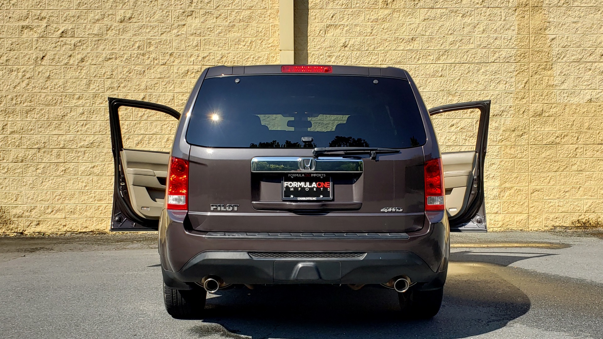 Used 2014 Honda PILOT EX-L / SUNROOF / HTD STS / DUAL-ZONE CLIMATE / REARVIEW for sale Sold at Formula Imports in Charlotte NC 28227 23