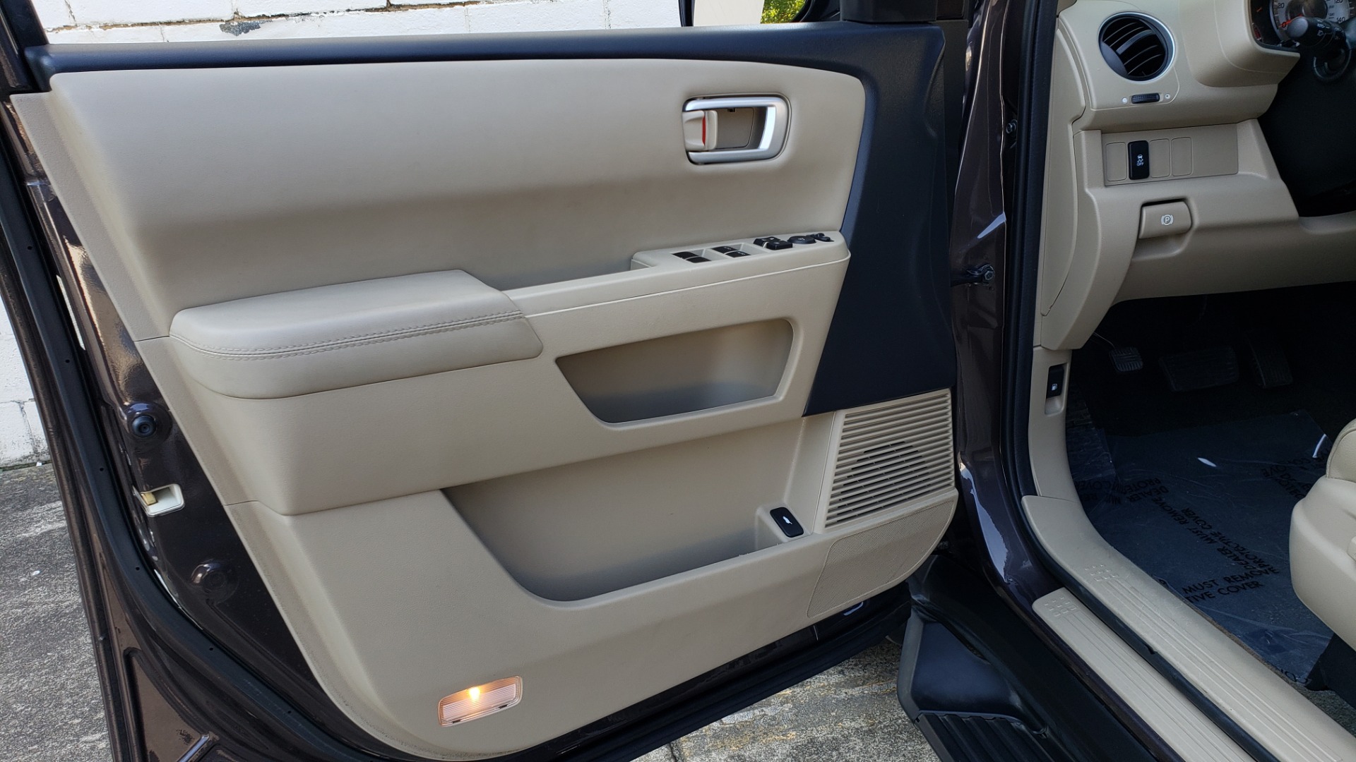 Used 2014 Honda PILOT EX-L / SUNROOF / HTD STS / DUAL-ZONE CLIMATE / REARVIEW for sale Sold at Formula Imports in Charlotte NC 28227 29