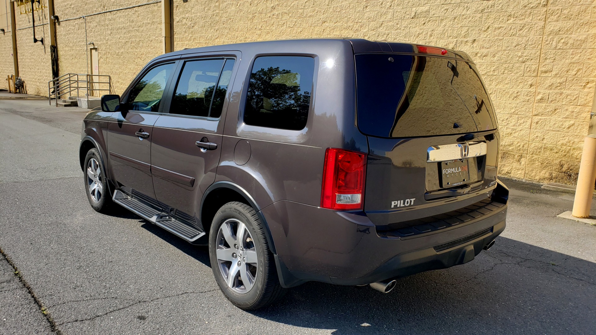 Used 2014 Honda PILOT EX-L / SUNROOF / HTD STS / DUAL-ZONE CLIMATE / REARVIEW for sale Sold at Formula Imports in Charlotte NC 28227 3