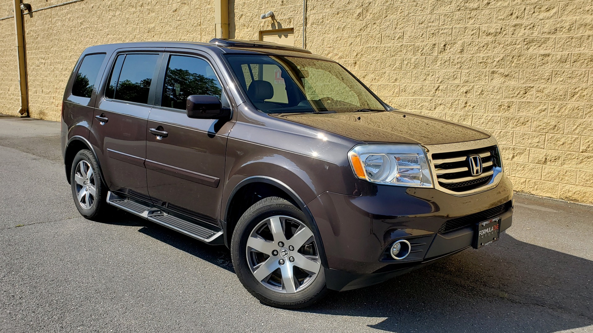 Used 2014 Honda PILOT EX-L / SUNROOF / HTD STS / DUAL-ZONE CLIMATE / REARVIEW for sale Sold at Formula Imports in Charlotte NC 28227 4