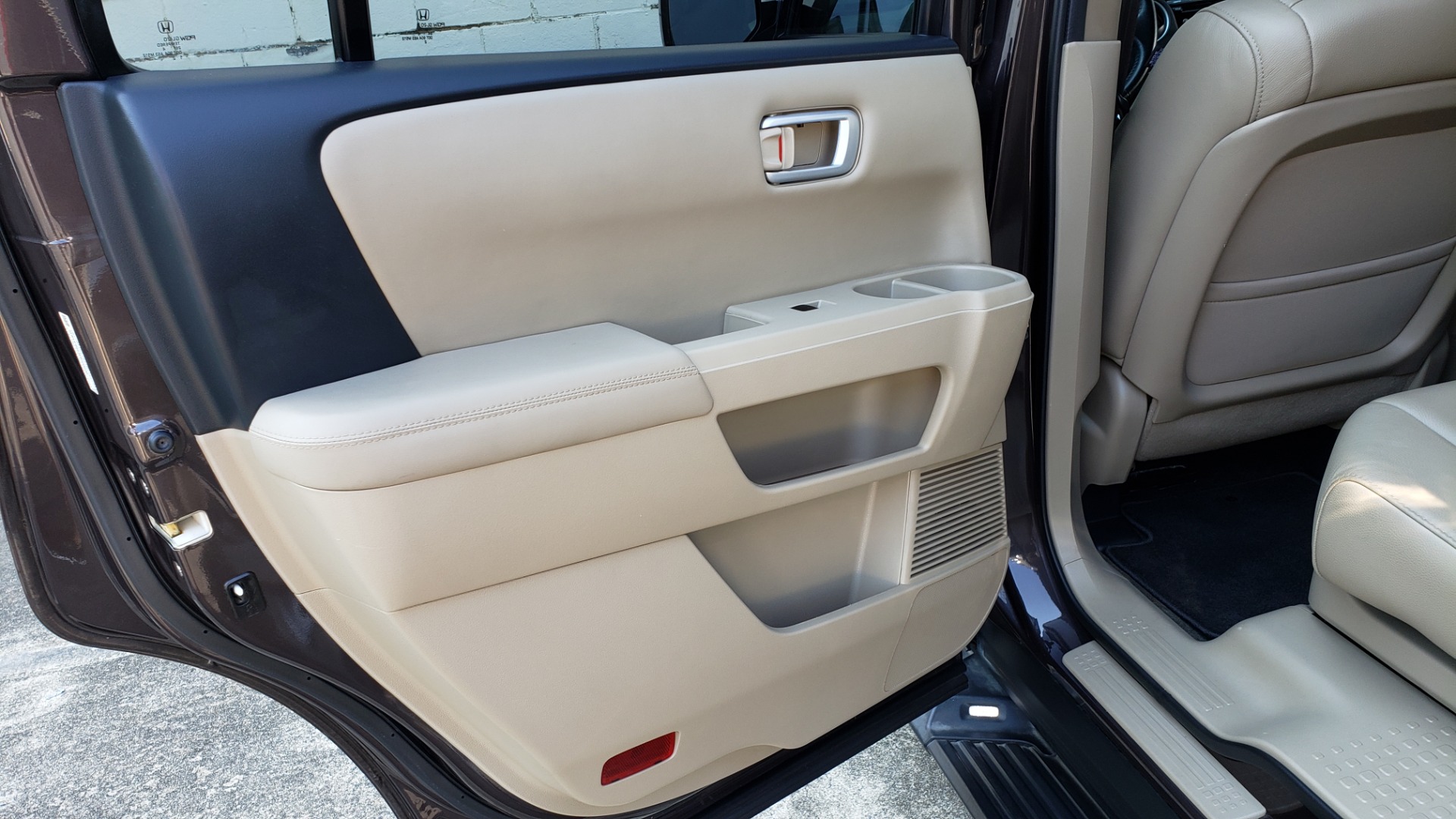 Used 2014 Honda PILOT EX-L / SUNROOF / HTD STS / DUAL-ZONE CLIMATE / REARVIEW for sale Sold at Formula Imports in Charlotte NC 28227 56