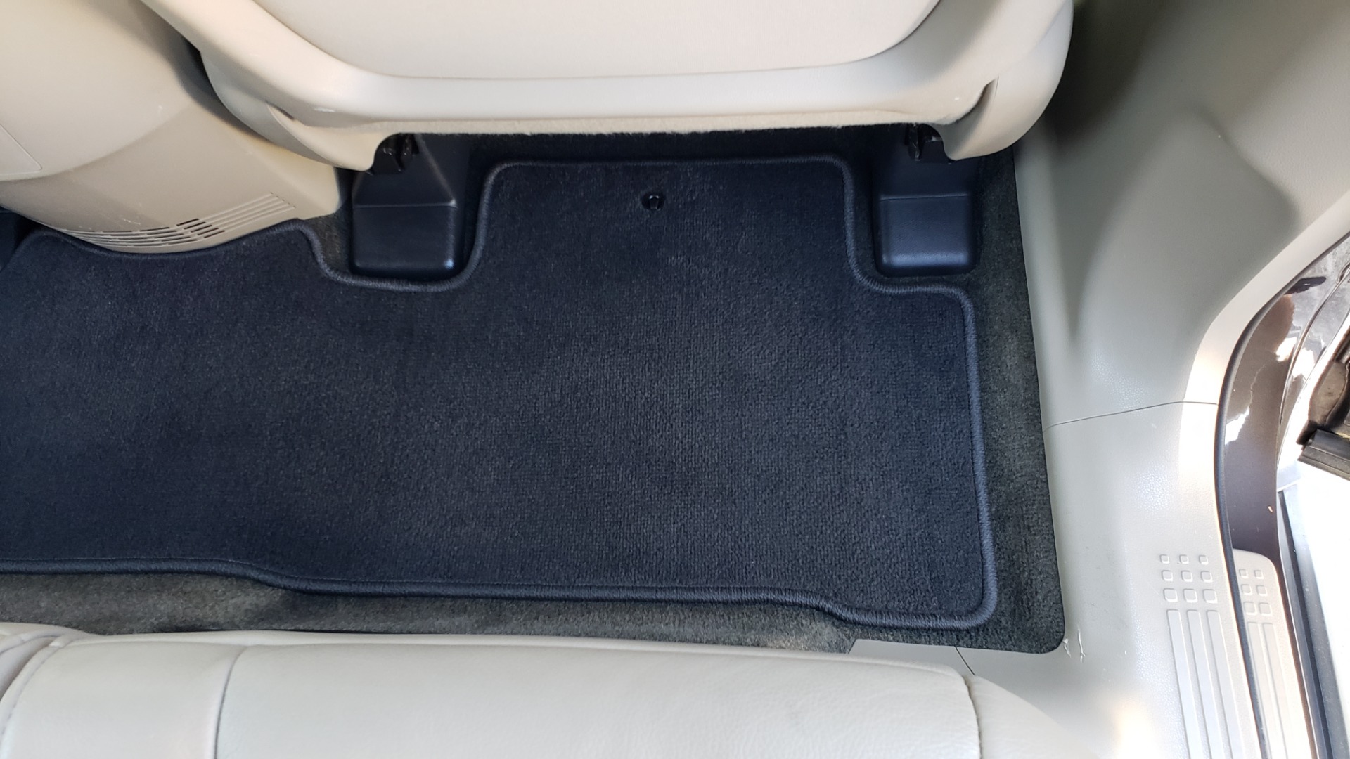 Used 2014 Honda PILOT EX-L / SUNROOF / HTD STS / DUAL-ZONE CLIMATE / REARVIEW for sale Sold at Formula Imports in Charlotte NC 28227 76