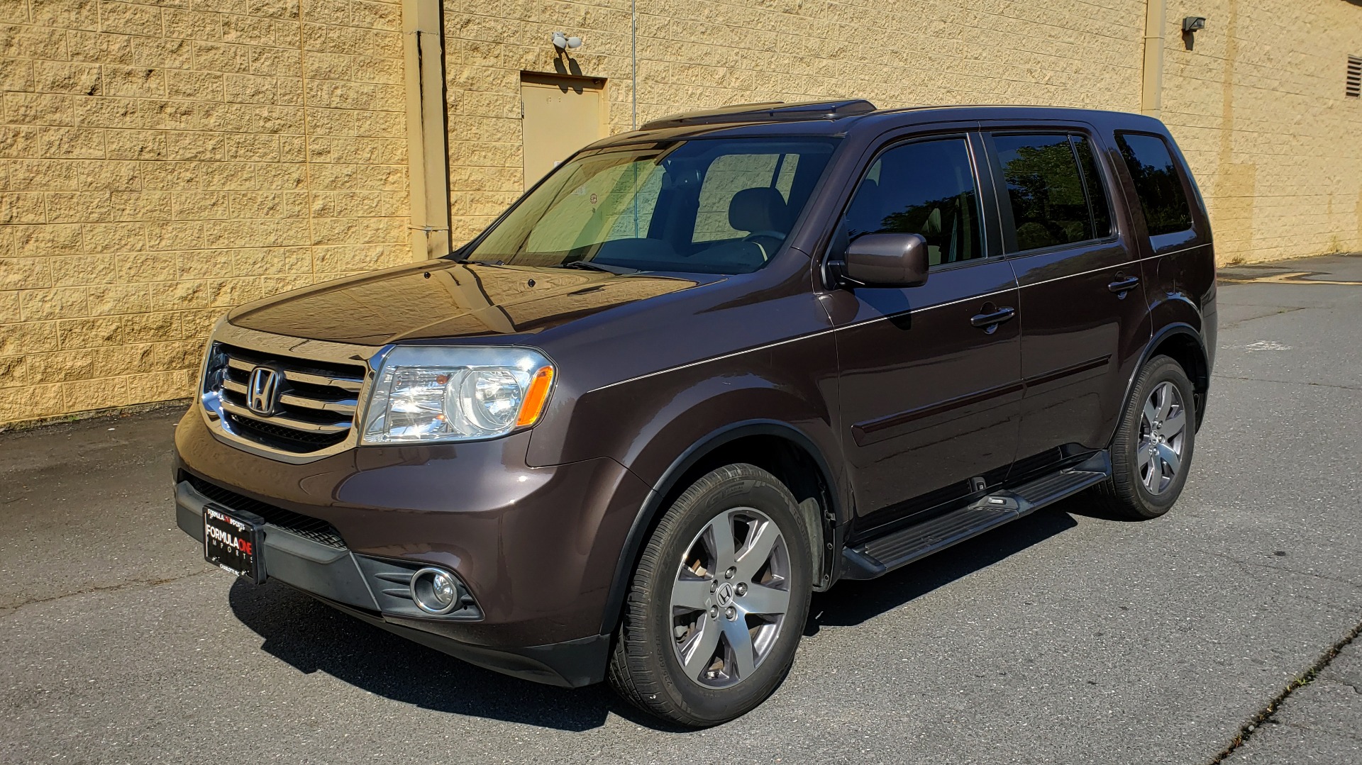 Used 2014 Honda PILOT EX-L / SUNROOF / HTD STS / DUAL-ZONE CLIMATE / REARVIEW for sale Sold at Formula Imports in Charlotte NC 28227 1
