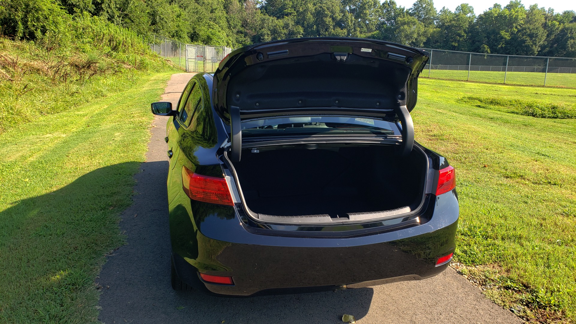 Used 2014 Acura ILX 4DR-SEDAN 2.0L / 5-SPD AUTO / SNRF / DUAL-ZONE CLIMATE / REARVIEW for sale Sold at Formula Imports in Charlotte NC 28227 20