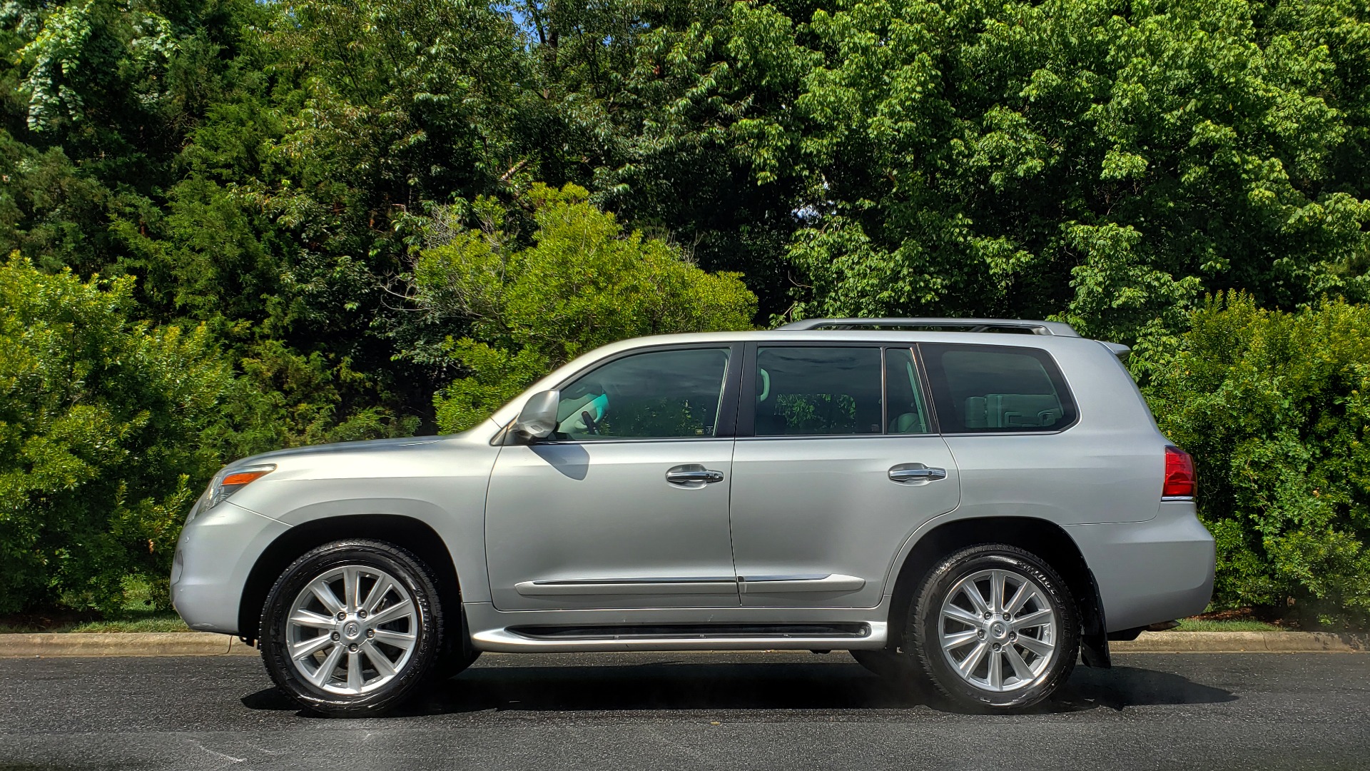 Used 2008 Lexus LX 570 4WD NAV / TECHNOLOGY PKG / 3-ROW / SUNROOF / REARVIEW for sale Sold at Formula Imports in Charlotte NC 28227 2