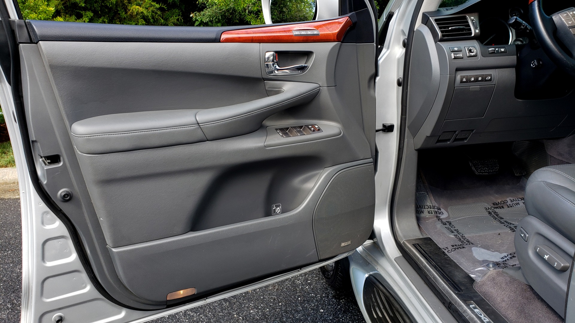 Used 2008 Lexus LX 570 4WD NAV / TECHNOLOGY PKG / 3-ROW / SUNROOF / REARVIEW for sale Sold at Formula Imports in Charlotte NC 28227 36