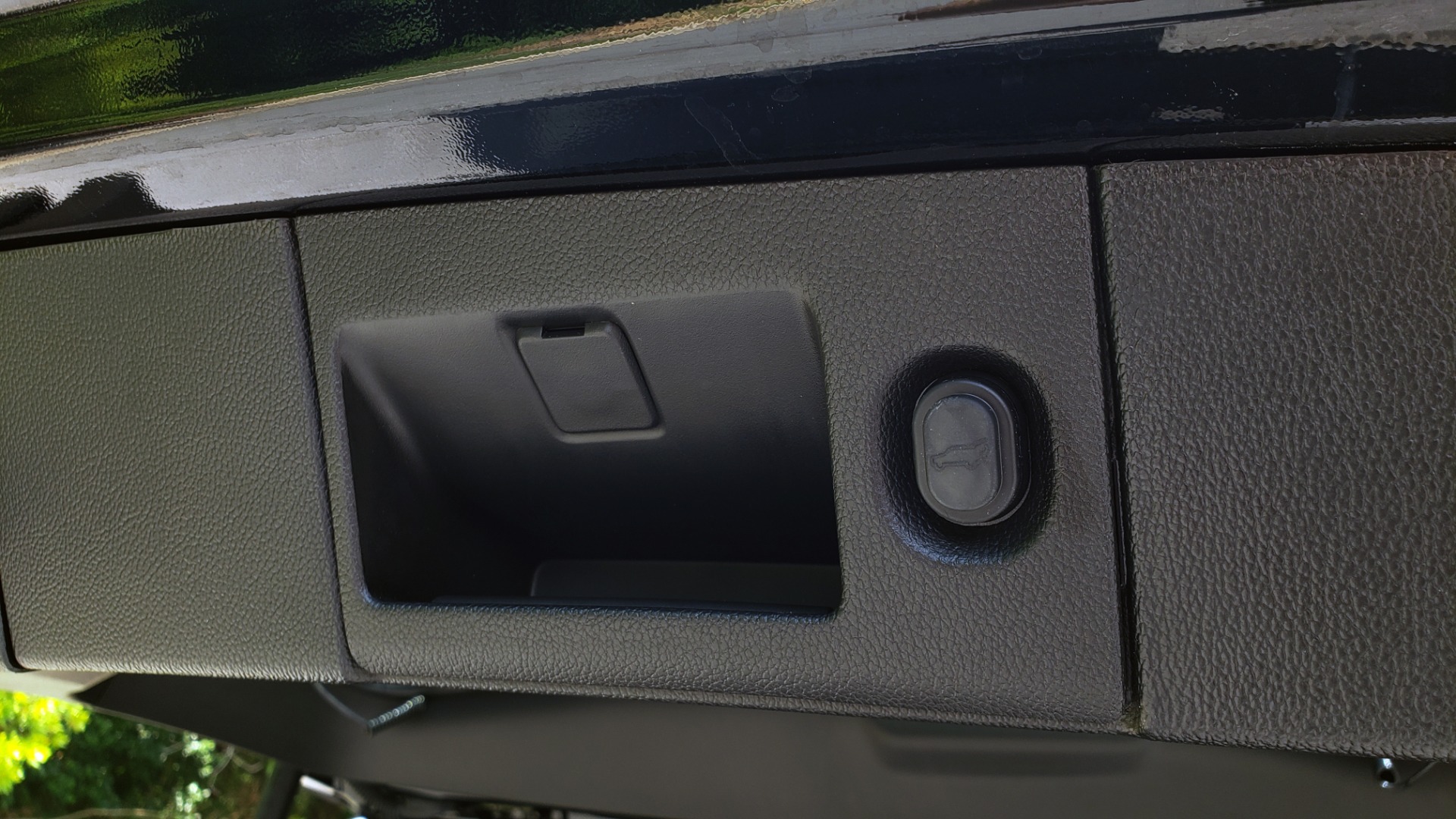 Used 2018 Chevrolet TAHOE PREMIER 4WD / RST EDIT / NAV / SUNROOF / CAMERA / 3-ROW for sale Sold at Formula Imports in Charlotte NC 28227 19