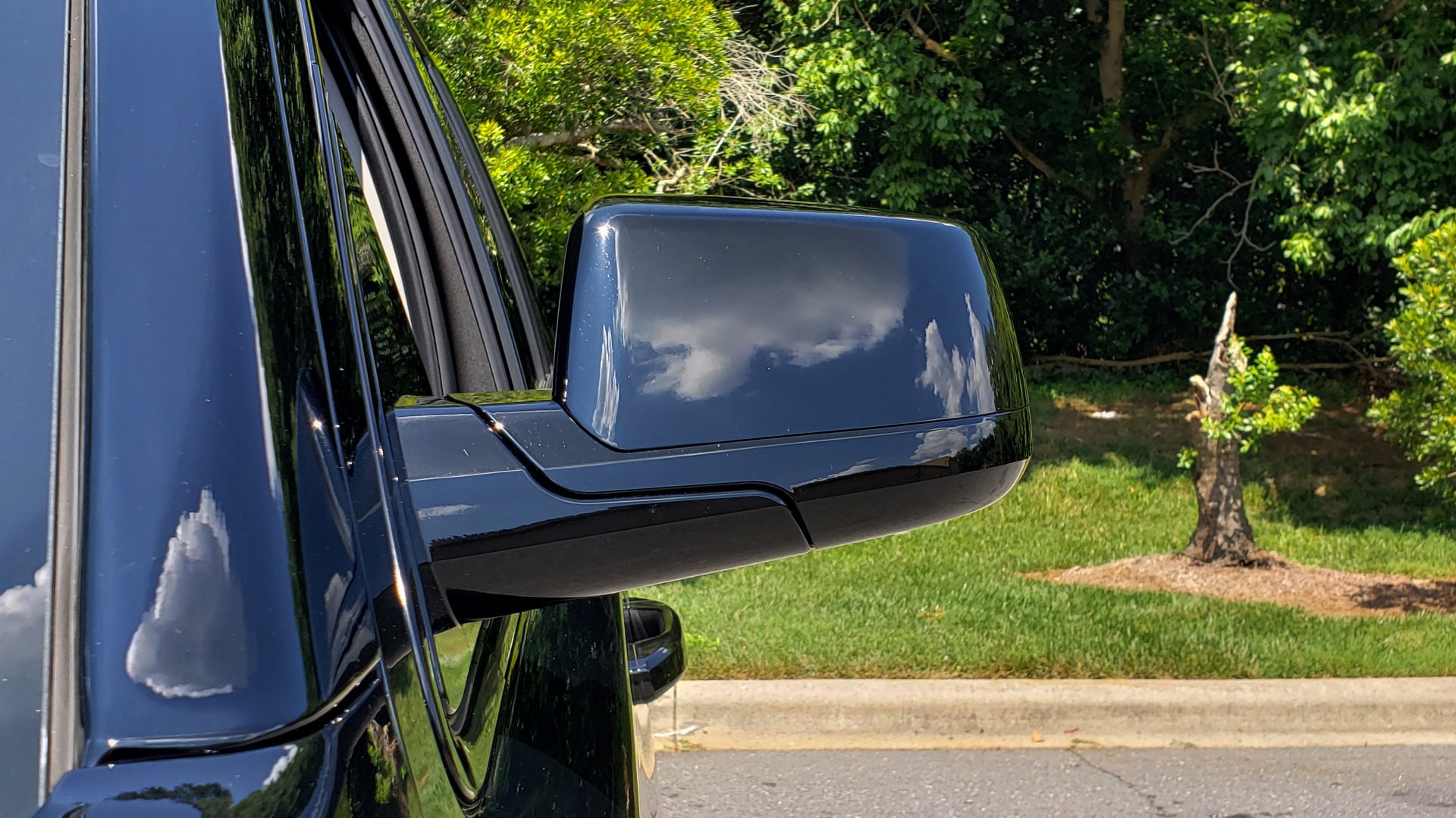 Used 2018 Chevrolet TAHOE PREMIER 4WD / RST EDIT / NAV / SUNROOF / CAMERA / 3-ROW for sale Sold at Formula Imports in Charlotte NC 28227 25