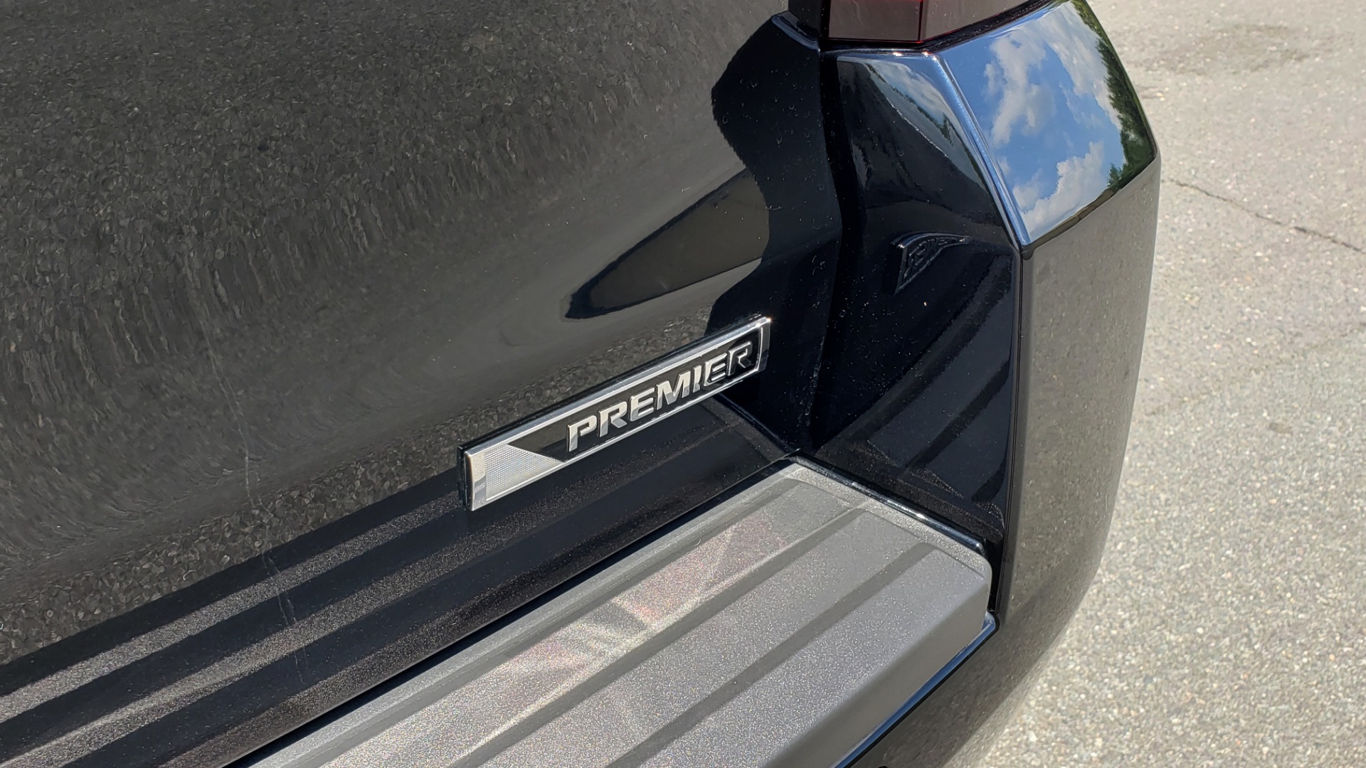 Used 2018 Chevrolet TAHOE PREMIER 4WD / RST EDIT / NAV / SUNROOF / CAMERA / 3-ROW for sale Sold at Formula Imports in Charlotte NC 28227 32
