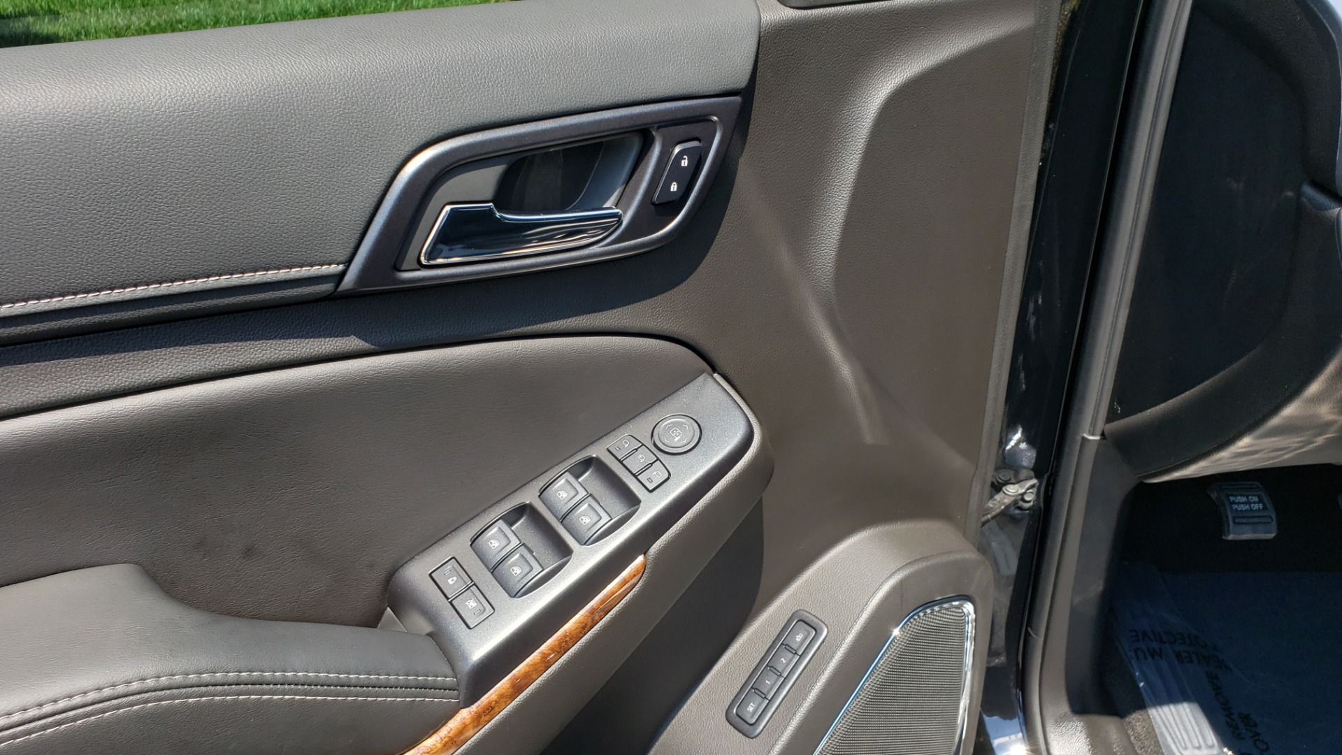 Used 2018 Chevrolet TAHOE PREMIER 4WD / RST EDIT / NAV / SUNROOF / CAMERA / 3-ROW for sale Sold at Formula Imports in Charlotte NC 28227 36