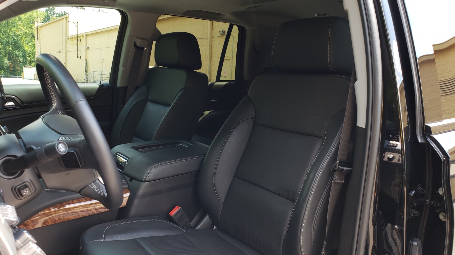 Used 2018 Chevrolet TAHOE PREMIER 4WD / RST EDIT / NAV / SUNROOF / CAMERA / 3-ROW for sale Sold at Formula Imports in Charlotte NC 28227 39