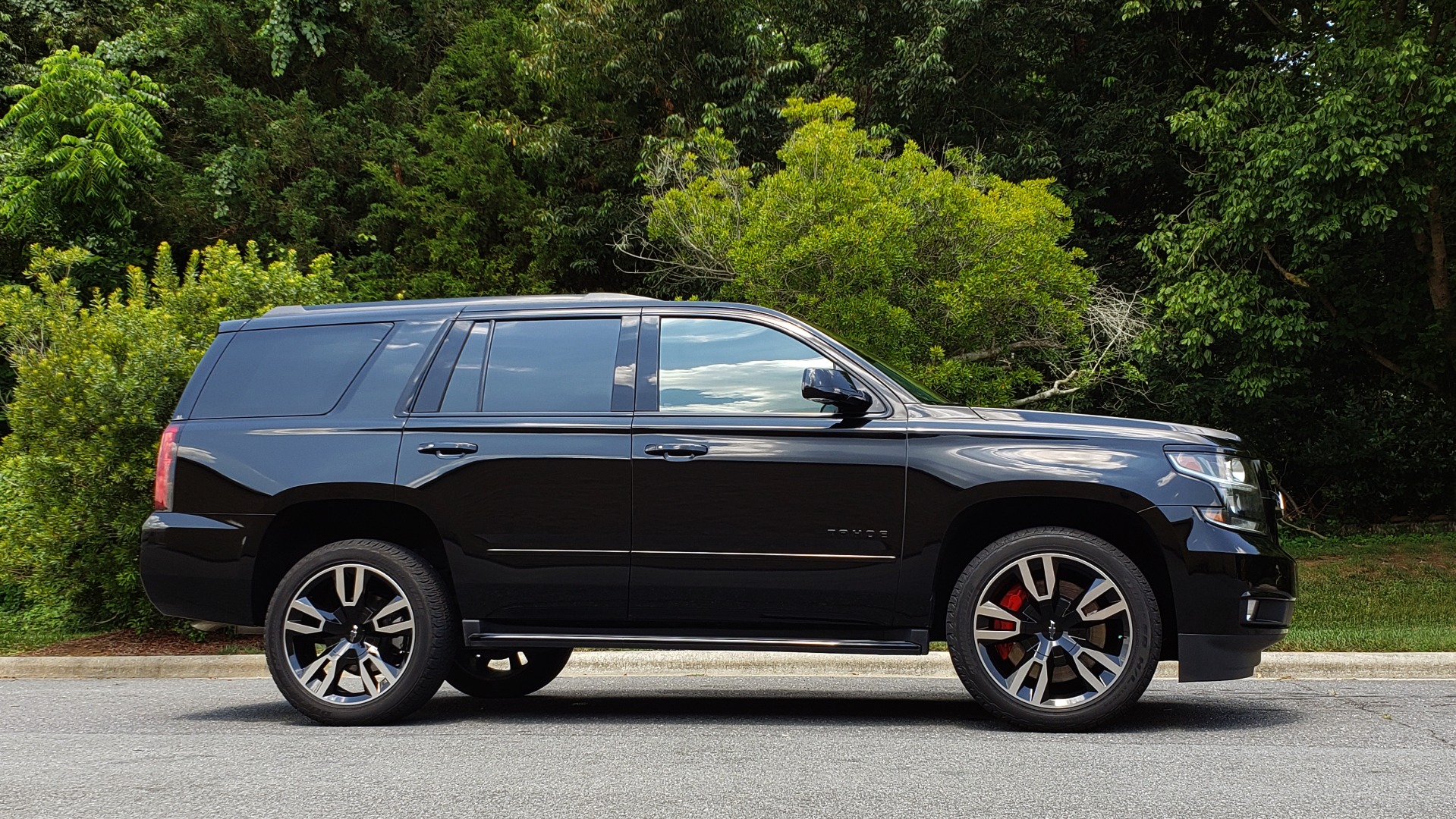 Used 2018 Chevrolet TAHOE PREMIER 4WD / RST EDIT / NAV / SUNROOF / CAMERA / 3-ROW for sale Sold at Formula Imports in Charlotte NC 28227 5