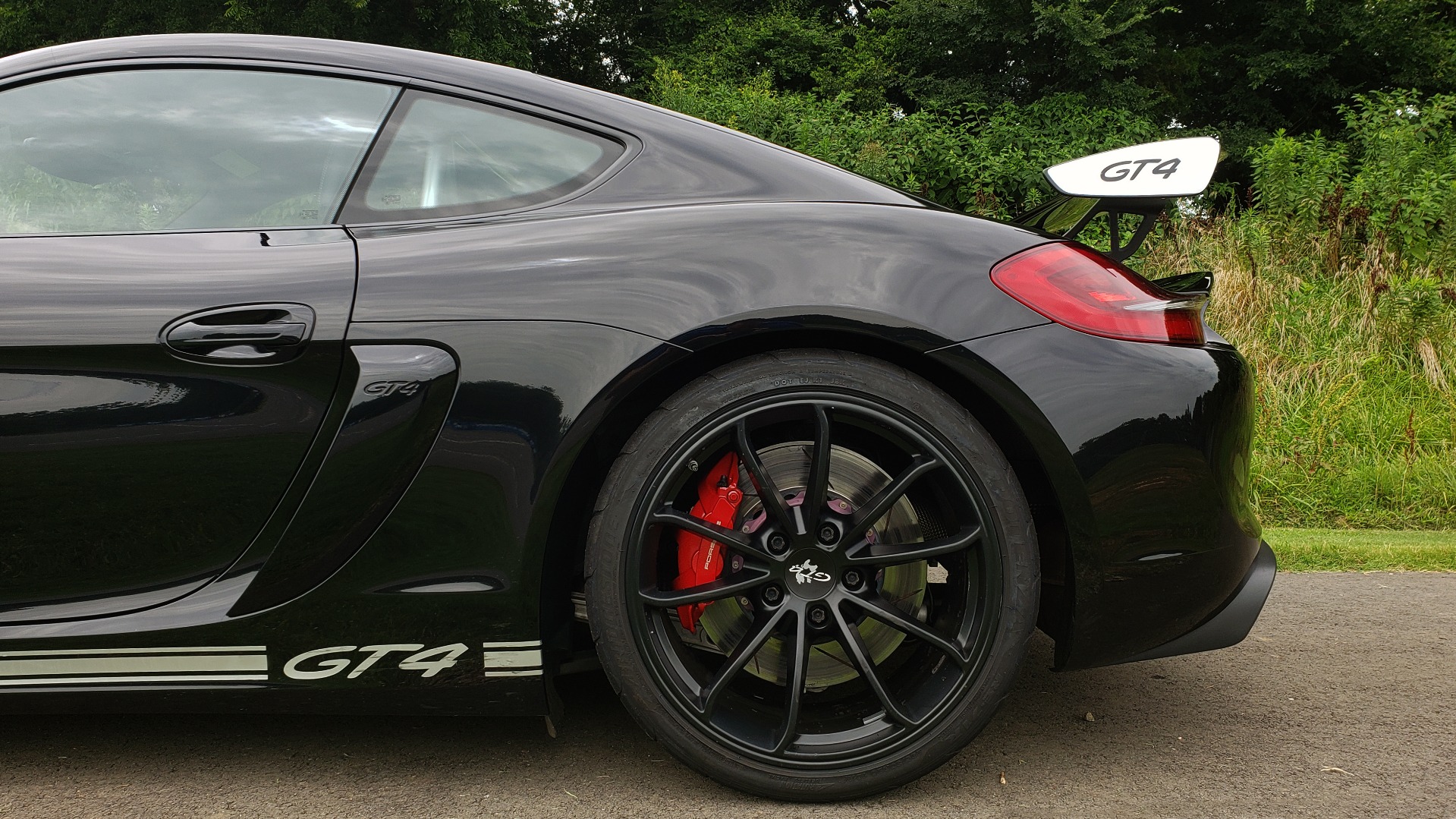 Used 2016 Porsche CAYMAN GT4 / NAV / 6-SPD MANUAL / DUAL-ZONE A/C / SPORT EXHAUST for sale Sold at Formula Imports in Charlotte NC 28227 16