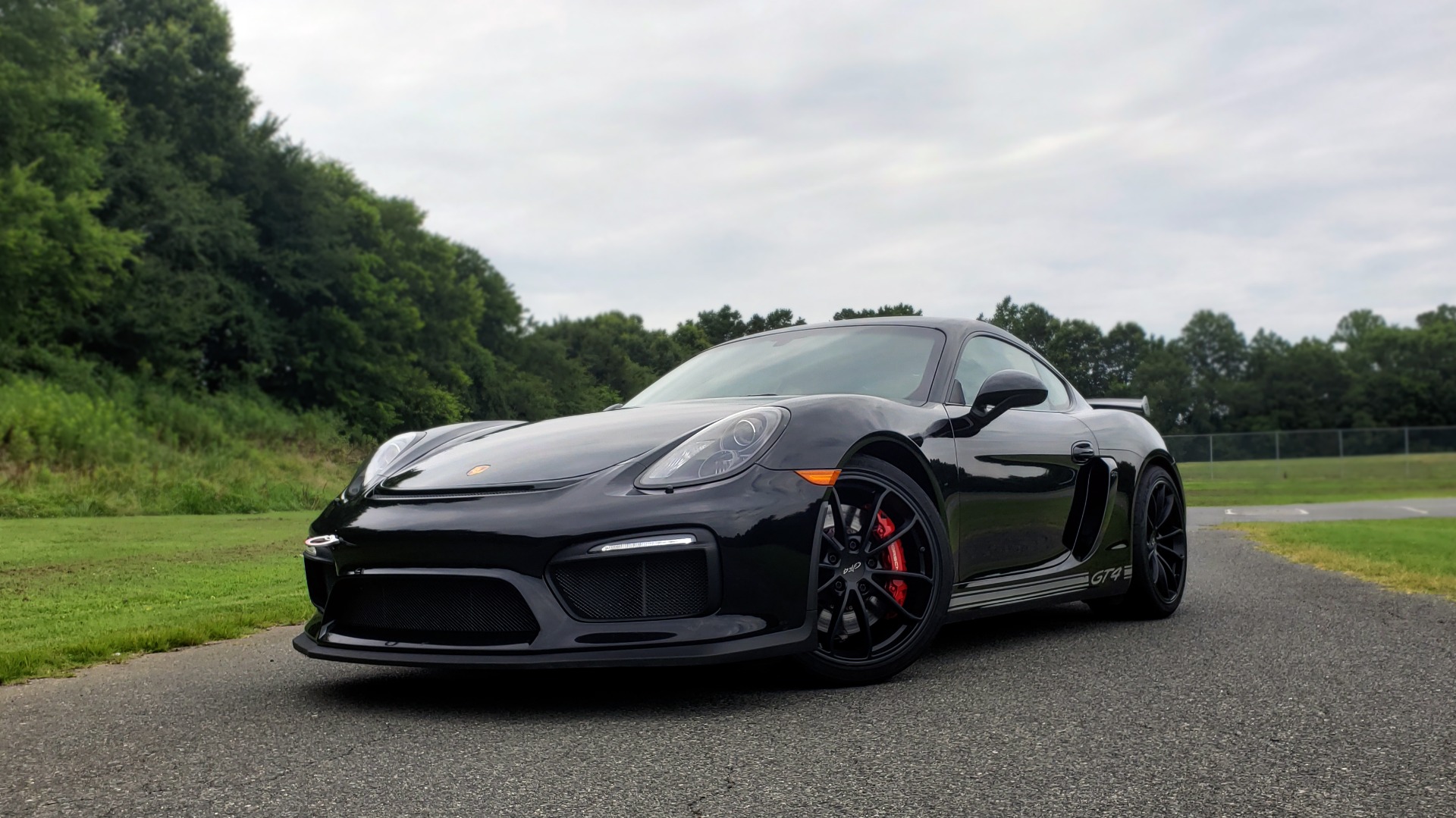 Used 2016 Porsche CAYMAN GT4 / NAV / 6-SPD MANUAL / DUAL-ZONE A/C / SPORT EXHAUST for sale Sold at Formula Imports in Charlotte NC 28227 2