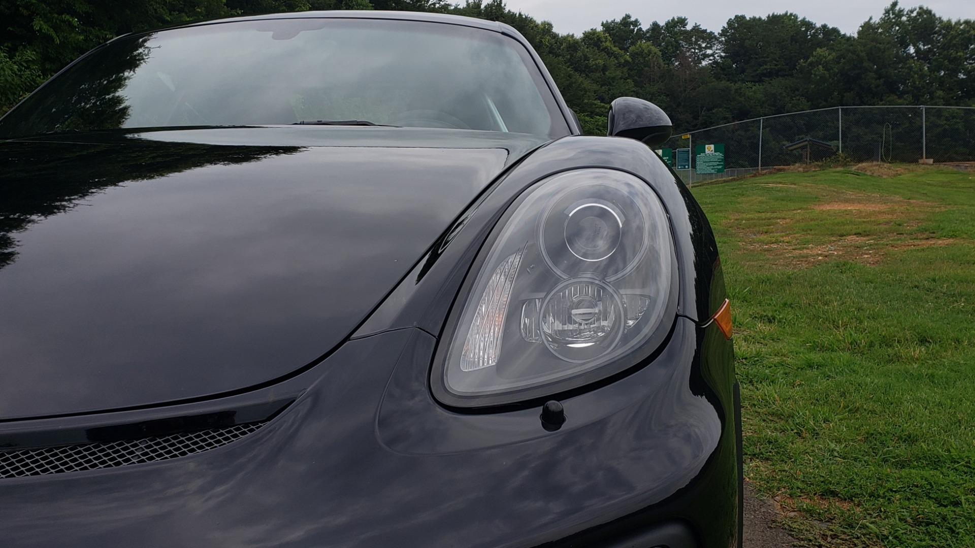 Used 2016 Porsche CAYMAN GT4 / NAV / 6-SPD MANUAL / DUAL-ZONE A/C / SPORT EXHAUST for sale Sold at Formula Imports in Charlotte NC 28227 21