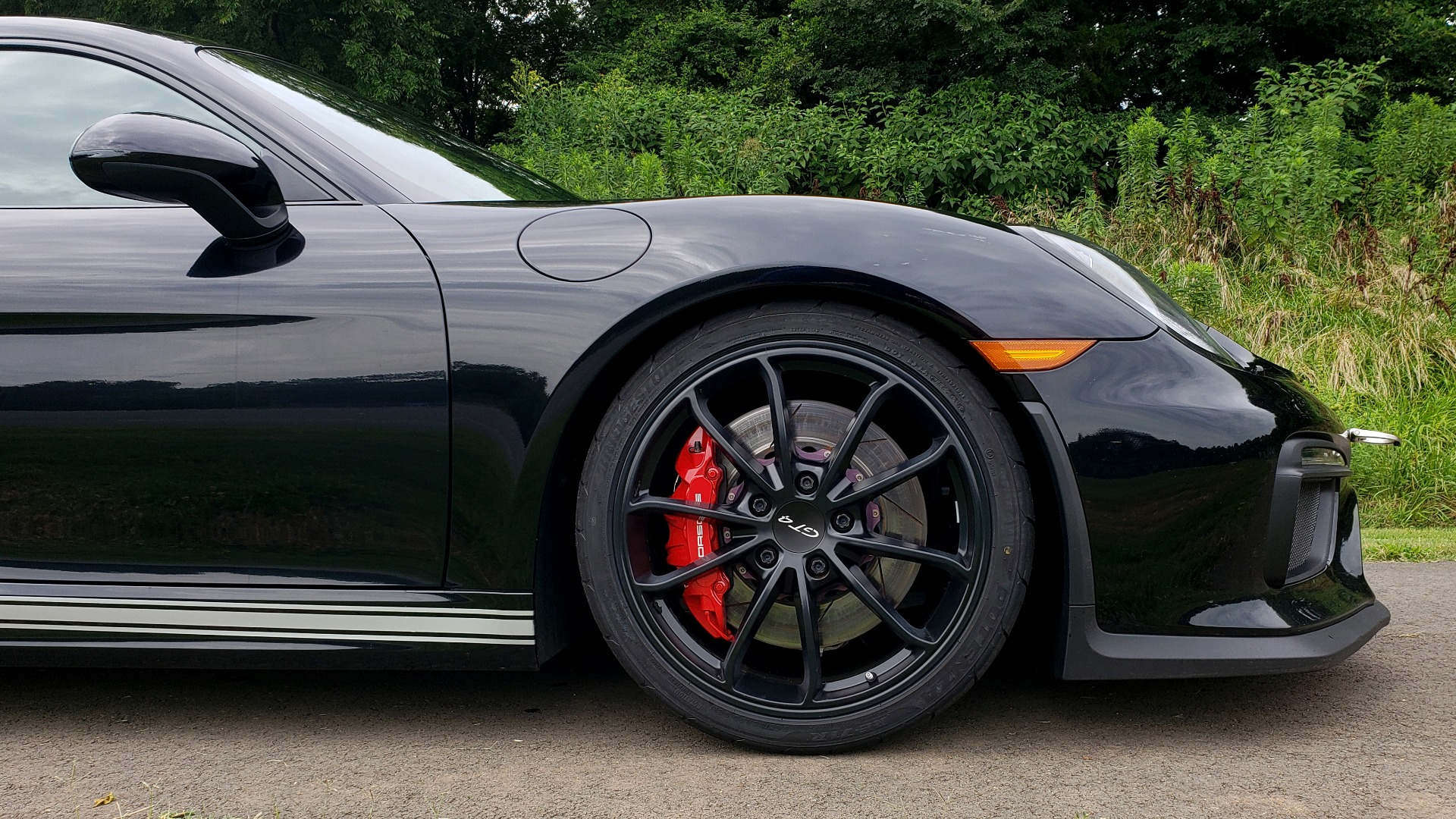 Used 2016 Porsche CAYMAN GT4 / NAV / 6-SPD MANUAL / DUAL-ZONE A/C / SPORT EXHAUST for sale Sold at Formula Imports in Charlotte NC 28227 29