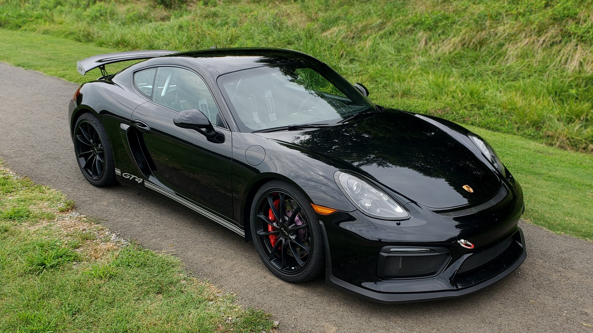 Used 2016 Porsche CAYMAN GT4 / NAV / 6-SPD MANUAL / DUAL-ZONE A/C / SPORT EXHAUST for sale Sold at Formula Imports in Charlotte NC 28227 8