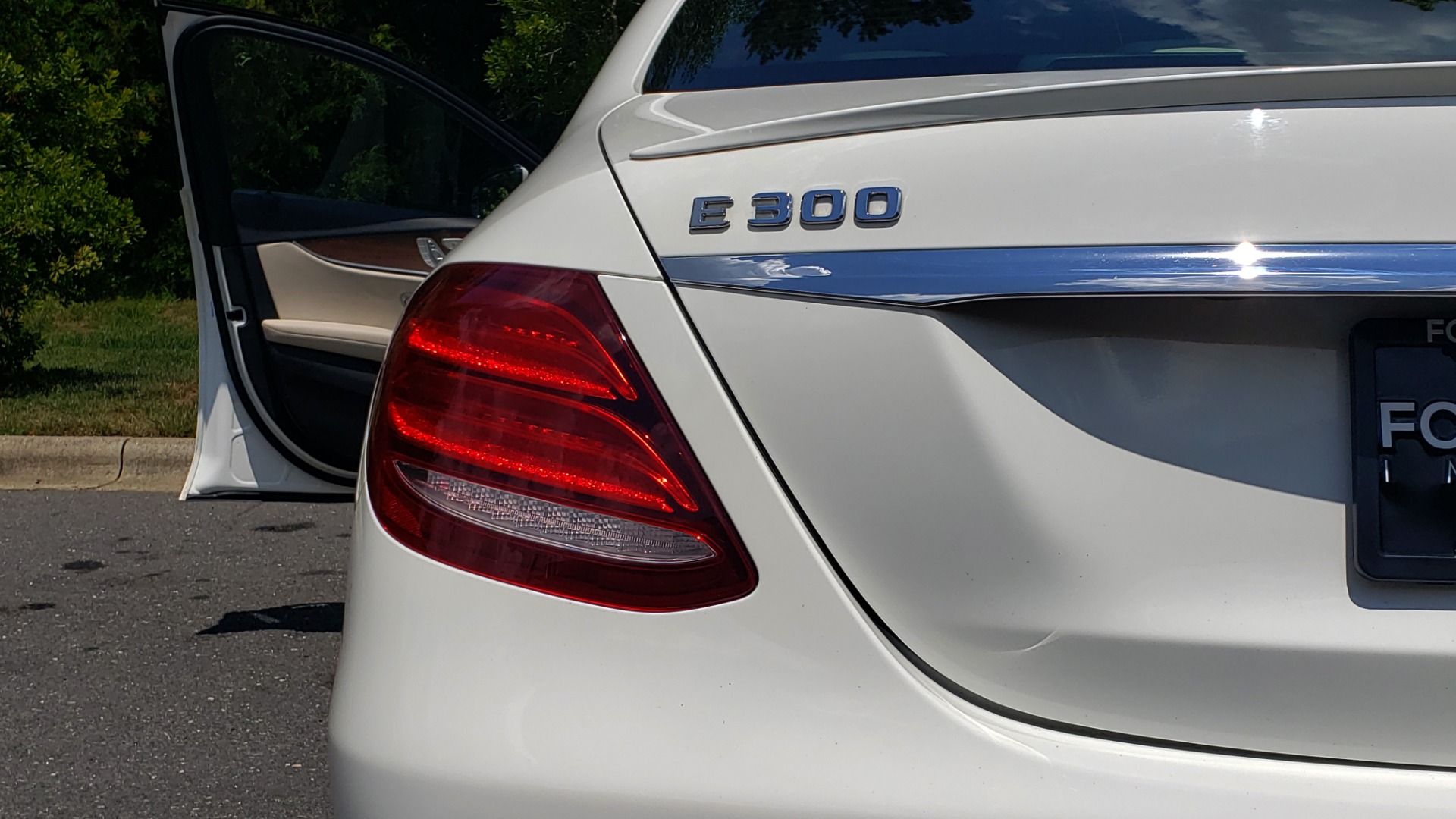 Used 2017 Mercedes-Benz E-Class E 300 Luxury for sale Sold at Formula Imports in Charlotte NC 28227 25