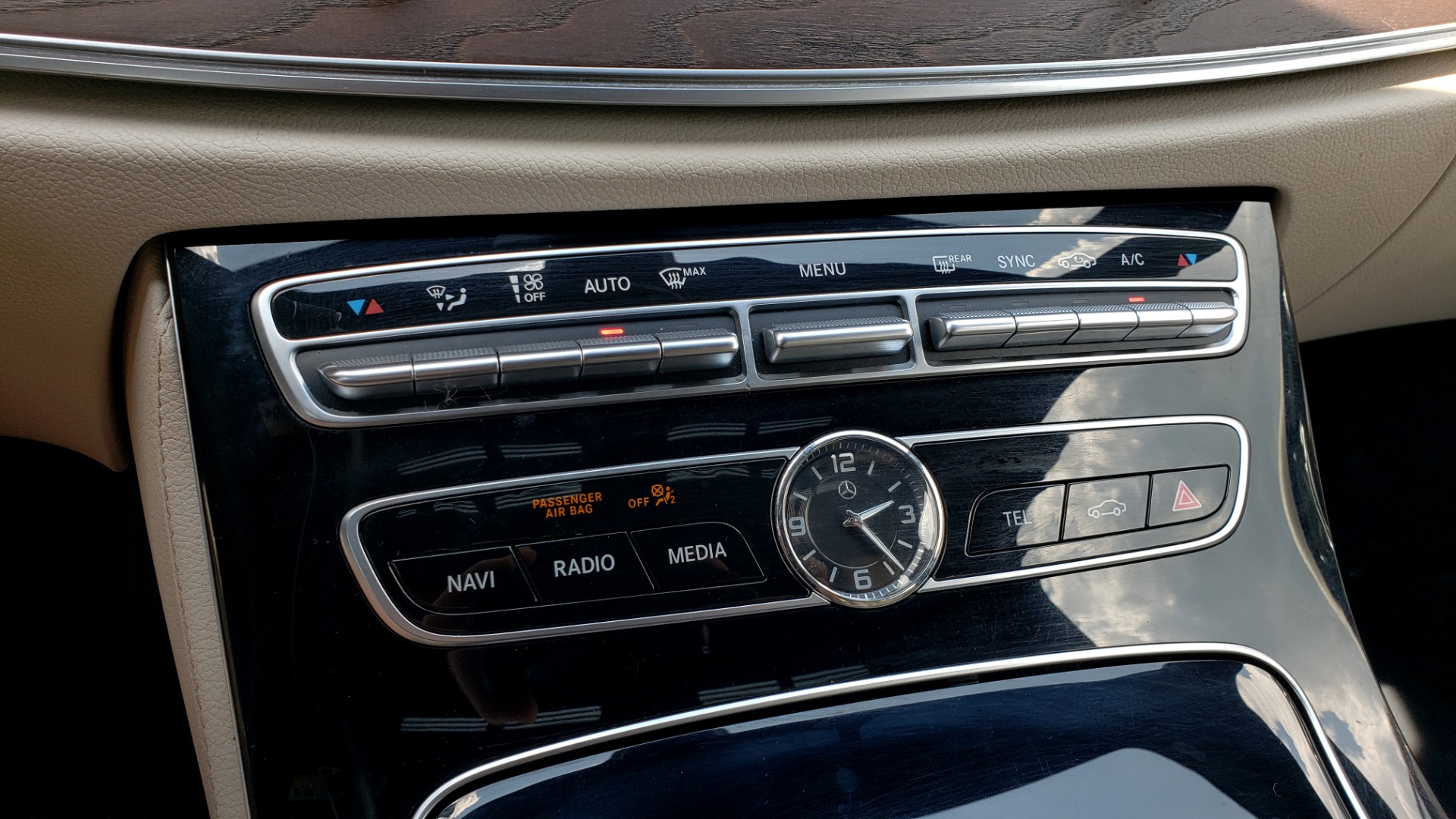 Used 2017 Mercedes-Benz E-CLASS E 300 PREMIUM / SPORT / NAV / SUNROOF / HTD STS / BSM / REARVIEW for sale $27,995 at Formula Imports in Charlotte NC 28227 43