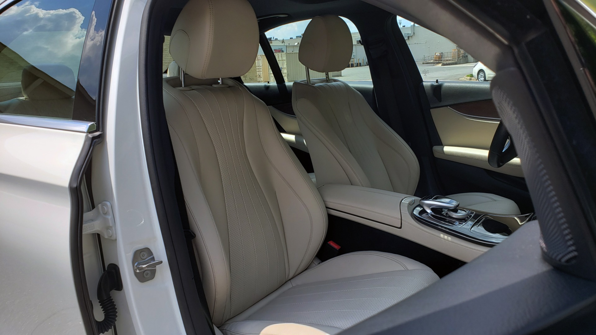 Used 2017 Mercedes-Benz E-CLASS E 300 PREMIUM / SPORT / NAV / SUNROOF / HTD STS / BSM / REARVIEW for sale $27,995 at Formula Imports in Charlotte NC 28227 65