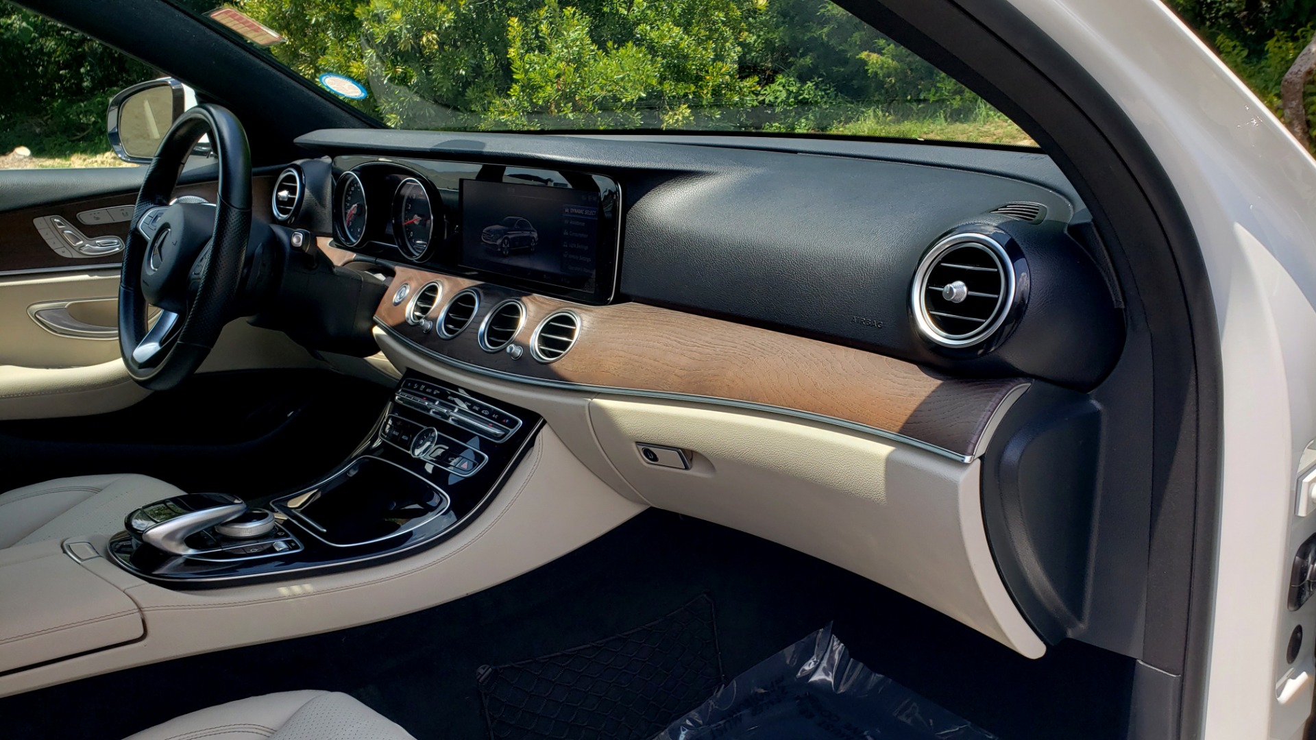 Used 2017 Mercedes-Benz E-CLASS E 300 PREMIUM / SPORT / NAV / SUNROOF / HTD STS / BSM / REARVIEW for sale $27,995 at Formula Imports in Charlotte NC 28227 66