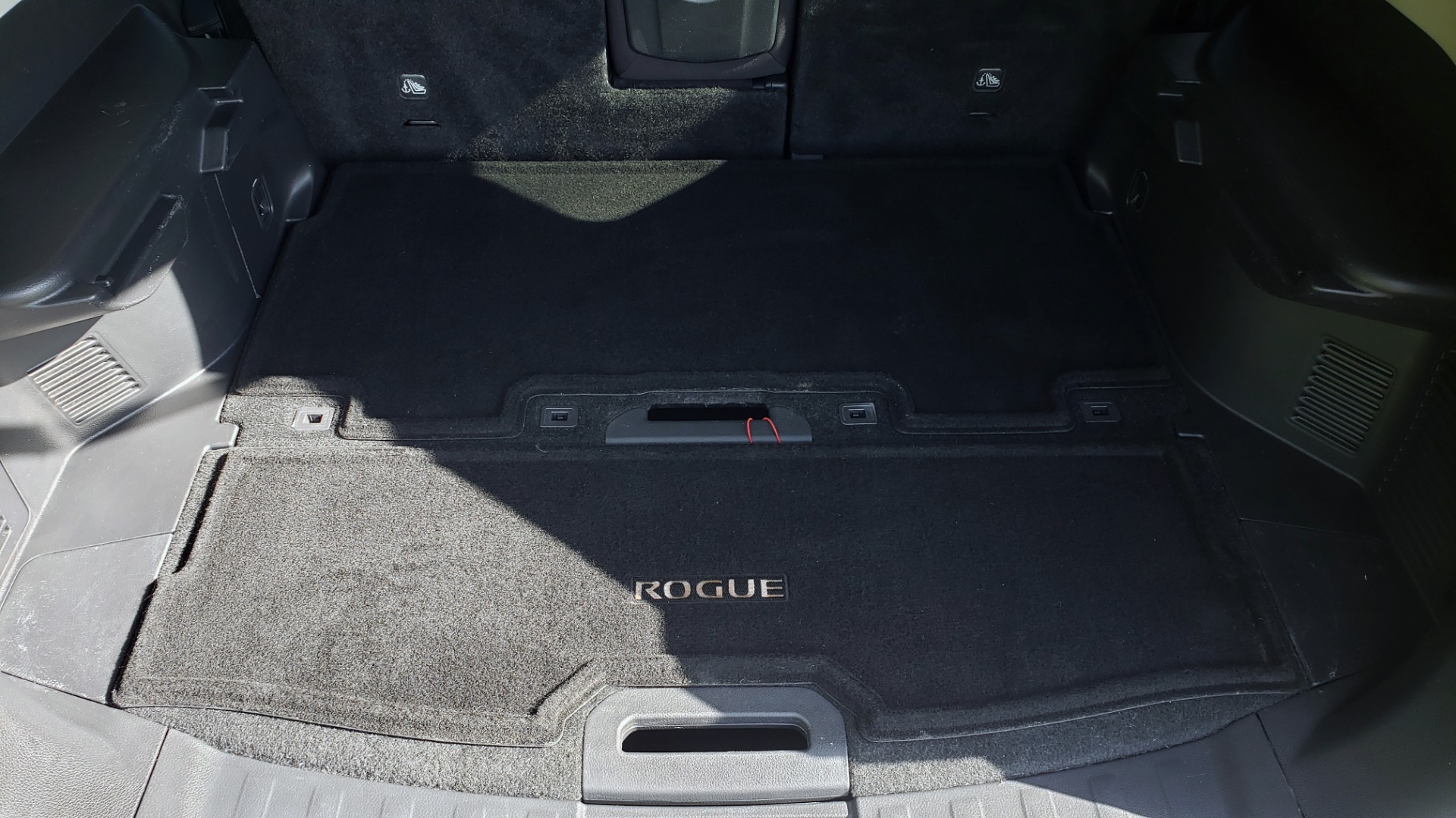 Used 2018 Nissan ROGUE SV / FWD / DUAL-ZONE CLIMATE / HEATED SEATS / REARVIEW for sale Sold at Formula Imports in Charlotte NC 28227 23