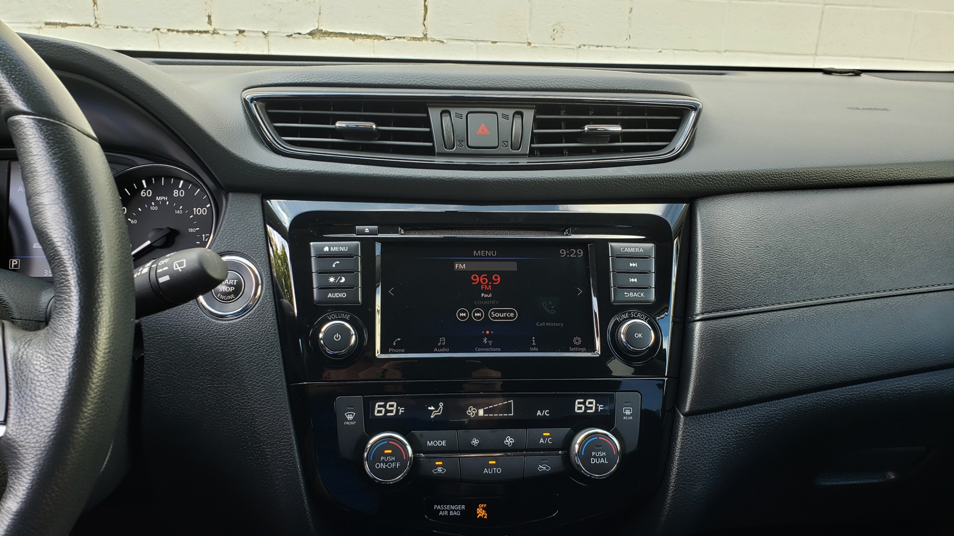 Used 2018 Nissan ROGUE SV / FWD / DUAL-ZONE CLIMATE / HEATED SEATS / REARVIEW for sale Sold at Formula Imports in Charlotte NC 28227 43
