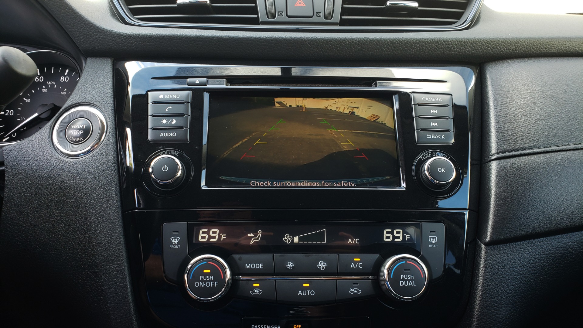 Used 2018 Nissan ROGUE SV / FWD / DUAL-ZONE CLIMATE / HEATED SEATS / REARVIEW for sale Sold at Formula Imports in Charlotte NC 28227 44