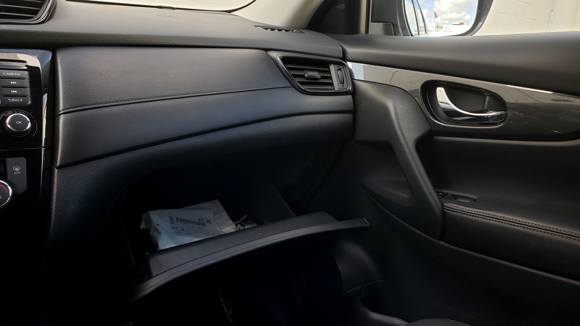 Used 2018 Nissan ROGUE SV / FWD / DUAL-ZONE CLIMATE / HEATED SEATS / REARVIEW for sale Sold at Formula Imports in Charlotte NC 28227 48