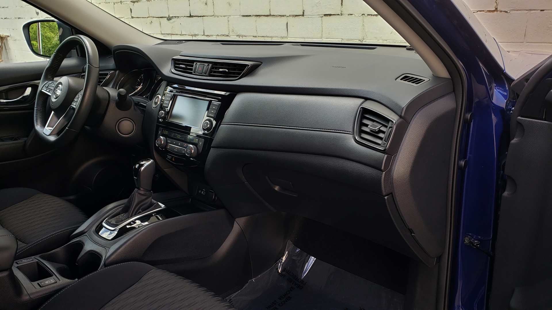 Used 2018 Nissan ROGUE SV / FWD / DUAL-ZONE CLIMATE / HEATED SEATS / REARVIEW for sale Sold at Formula Imports in Charlotte NC 28227 66