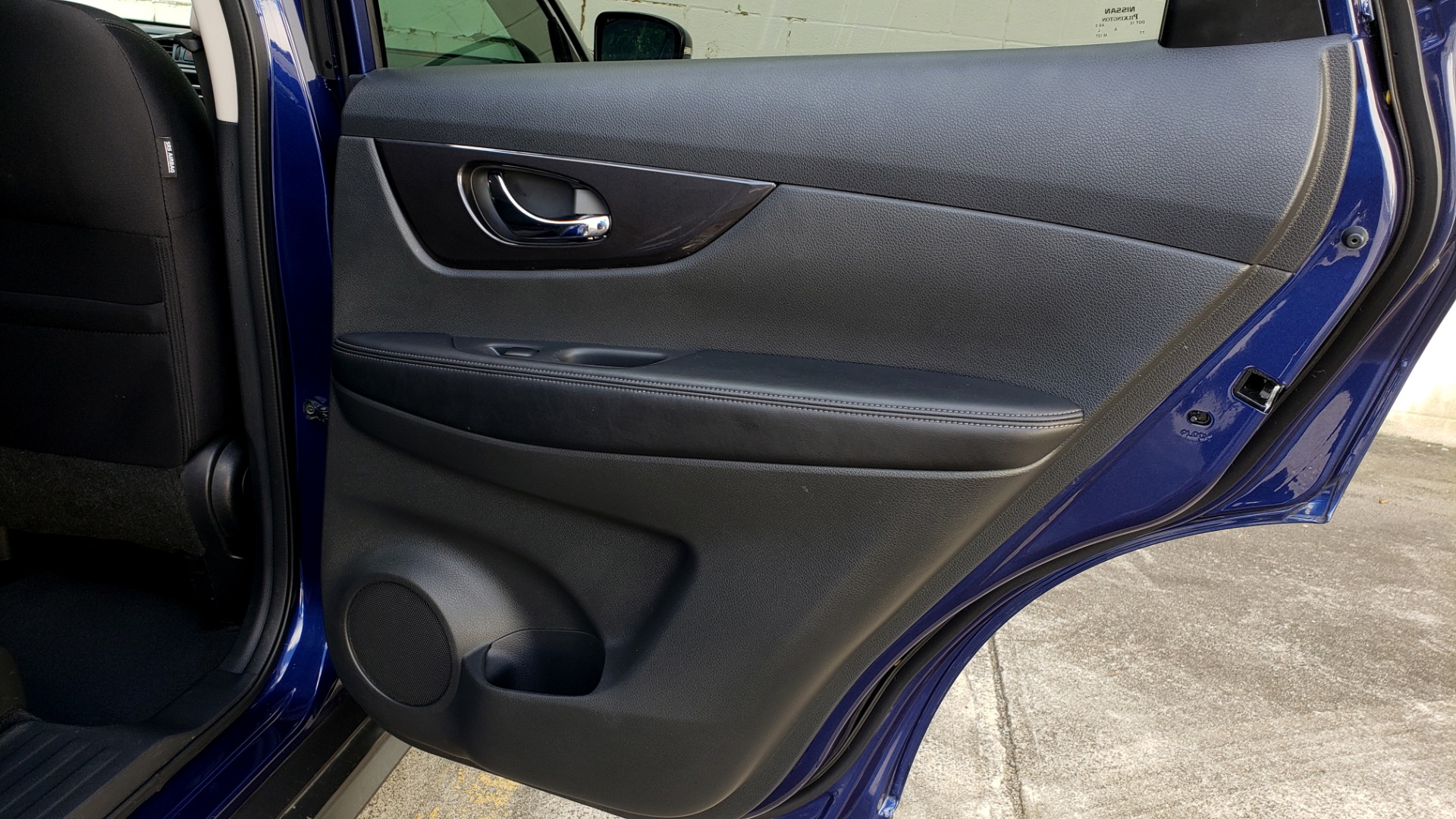 Used 2018 Nissan ROGUE SV / FWD / DUAL-ZONE CLIMATE / HEATED SEATS / REARVIEW for sale Sold at Formula Imports in Charlotte NC 28227 69