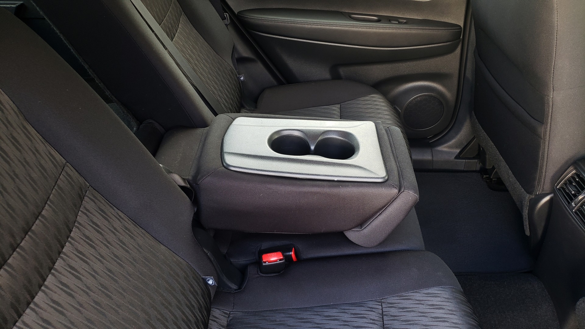 Used 2018 Nissan ROGUE SV / FWD / DUAL-ZONE CLIMATE / HEATED SEATS / REARVIEW for sale Sold at Formula Imports in Charlotte NC 28227 72