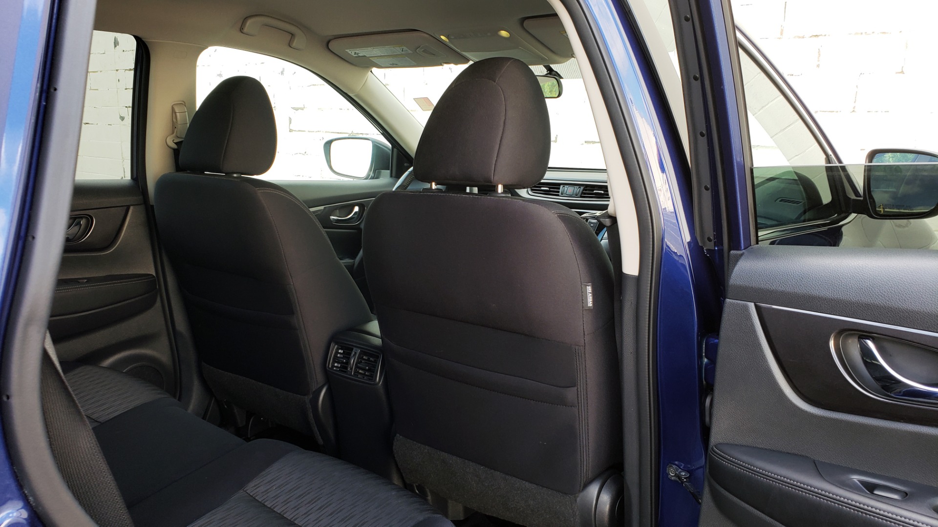 Used 2018 Nissan ROGUE SV / FWD / DUAL-ZONE CLIMATE / HEATED SEATS / REARVIEW for sale Sold at Formula Imports in Charlotte NC 28227 73