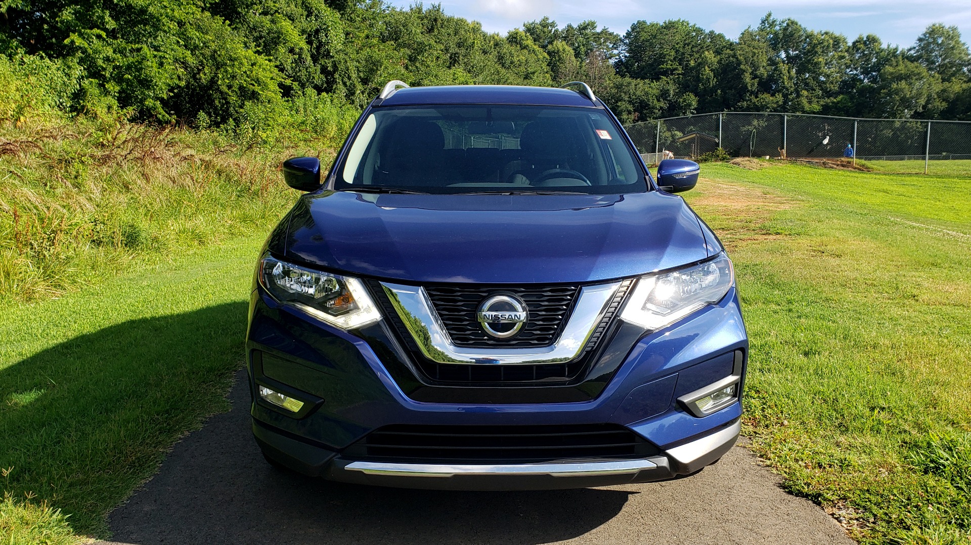Used 2018 Nissan ROGUE SV / FWD / DUAL-ZONE CLIMATE / HEATED SEATS / REARVIEW for sale Sold at Formula Imports in Charlotte NC 28227 9