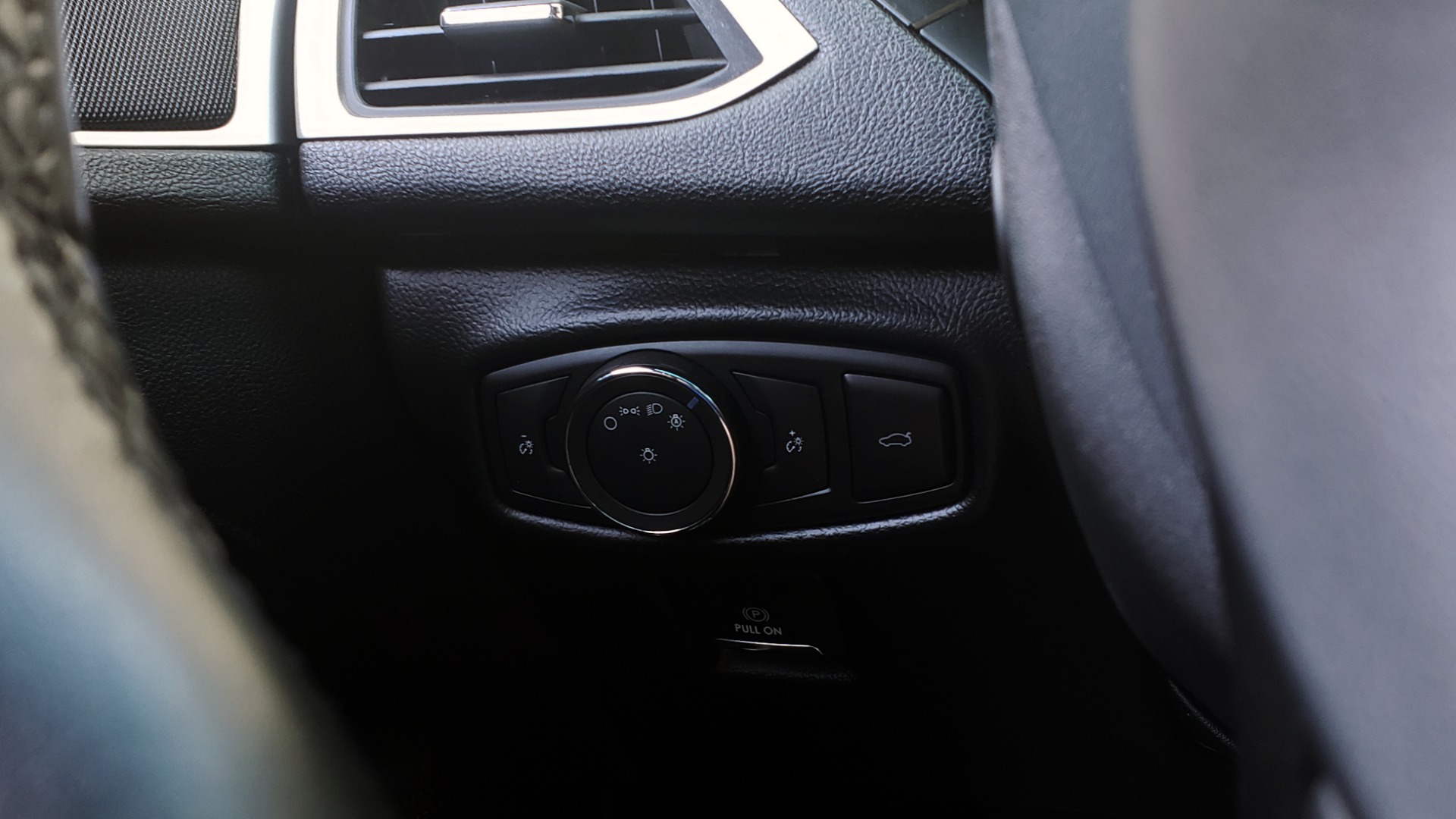 Used 2017 Lincoln MKZ SELECT PLUS / FWD / 2.0L 4-CYL / TECH / NAV / SNRF / REARVIEW for sale Sold at Formula Imports in Charlotte NC 28227 41