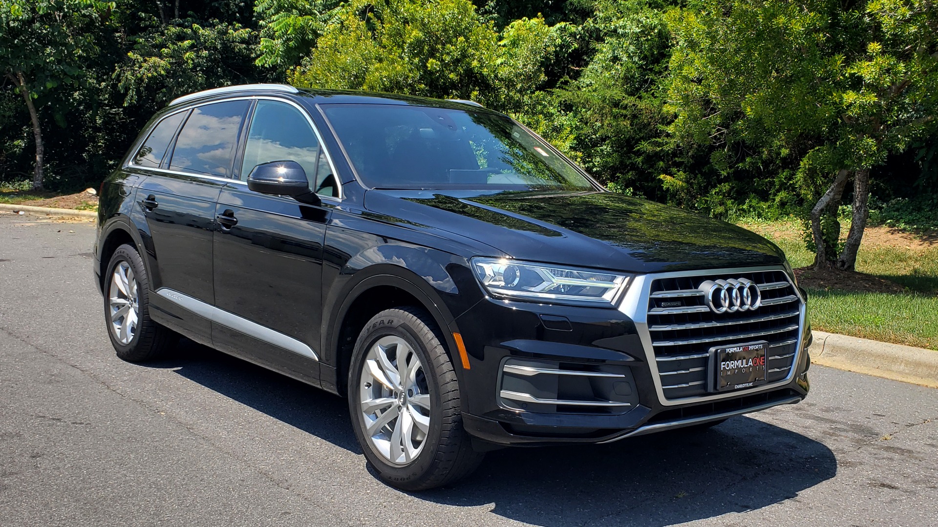 Used 2017 Audi Q7 PREMIUM PLUS / NAV / HTD STS / SUNROOF / REARVIEW / 3-ROW for sale Sold at Formula Imports in Charlotte NC 28227 4