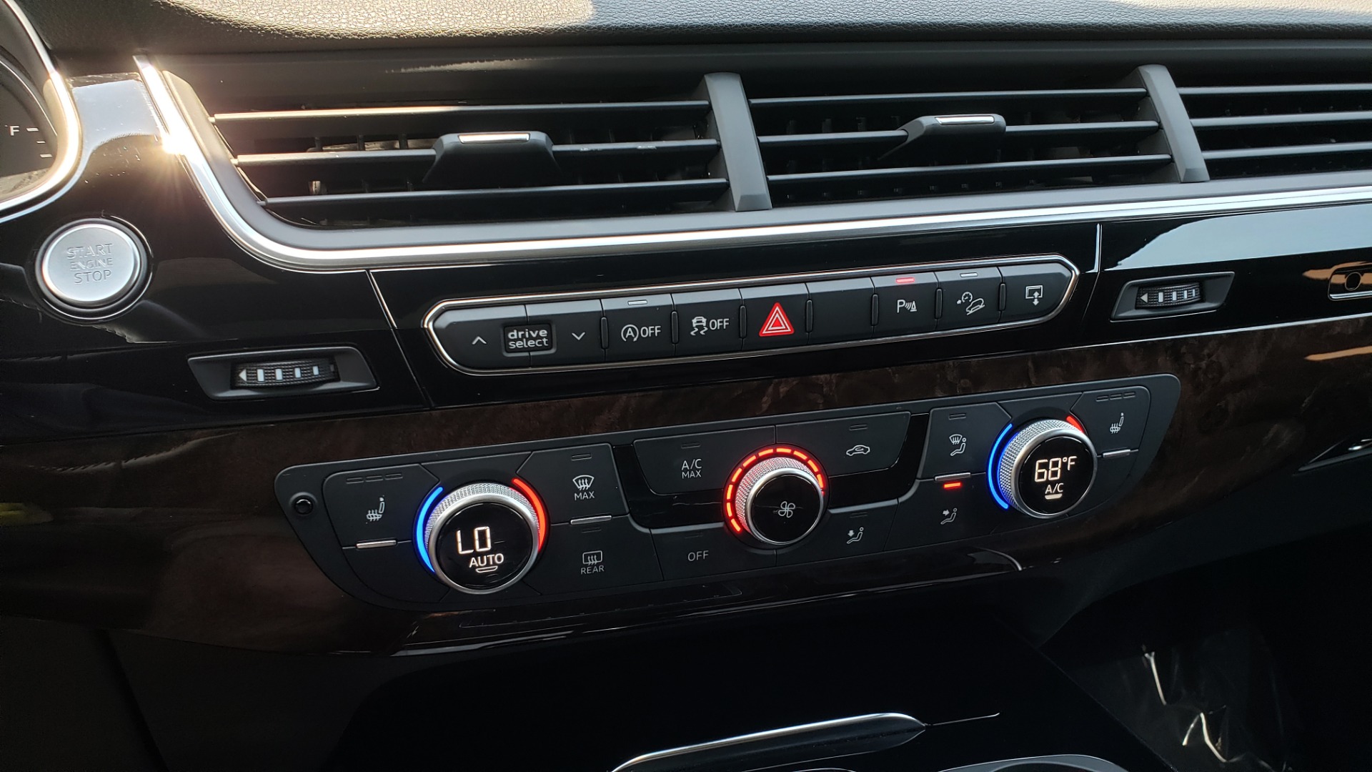 Used 2017 Audi Q7 PREMIUM PLUS / NAV / CLD WTHR / 3-ROW / REARVIEW for sale $35,399 at Formula Imports in Charlotte NC 28227 49