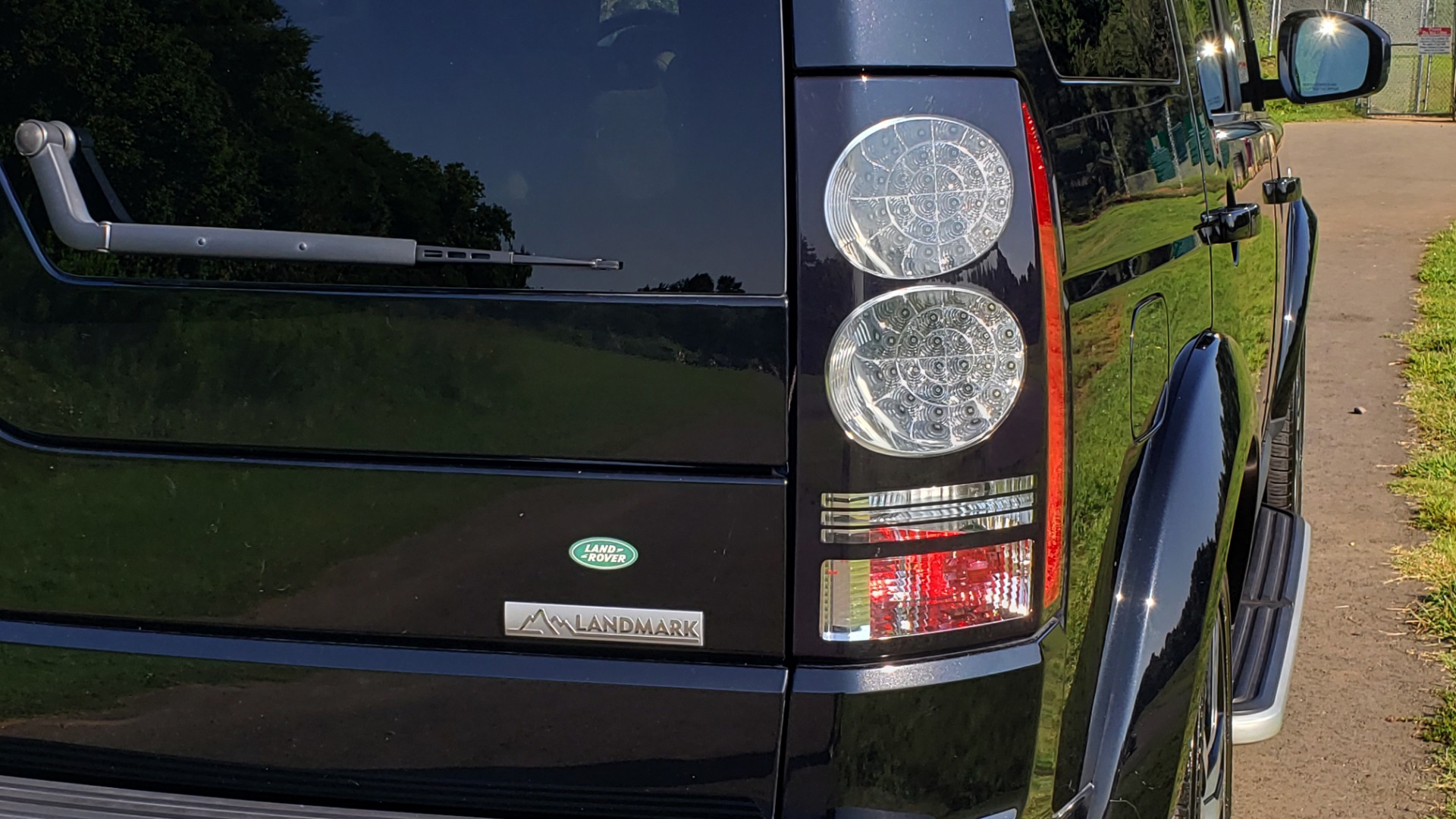 Used 2016 Land Rover LR4 HSE LUX LANDMARK EDITION / NAV / HTD STS / SUNROOF / REARVIEW for sale Sold at Formula Imports in Charlotte NC 28227 19