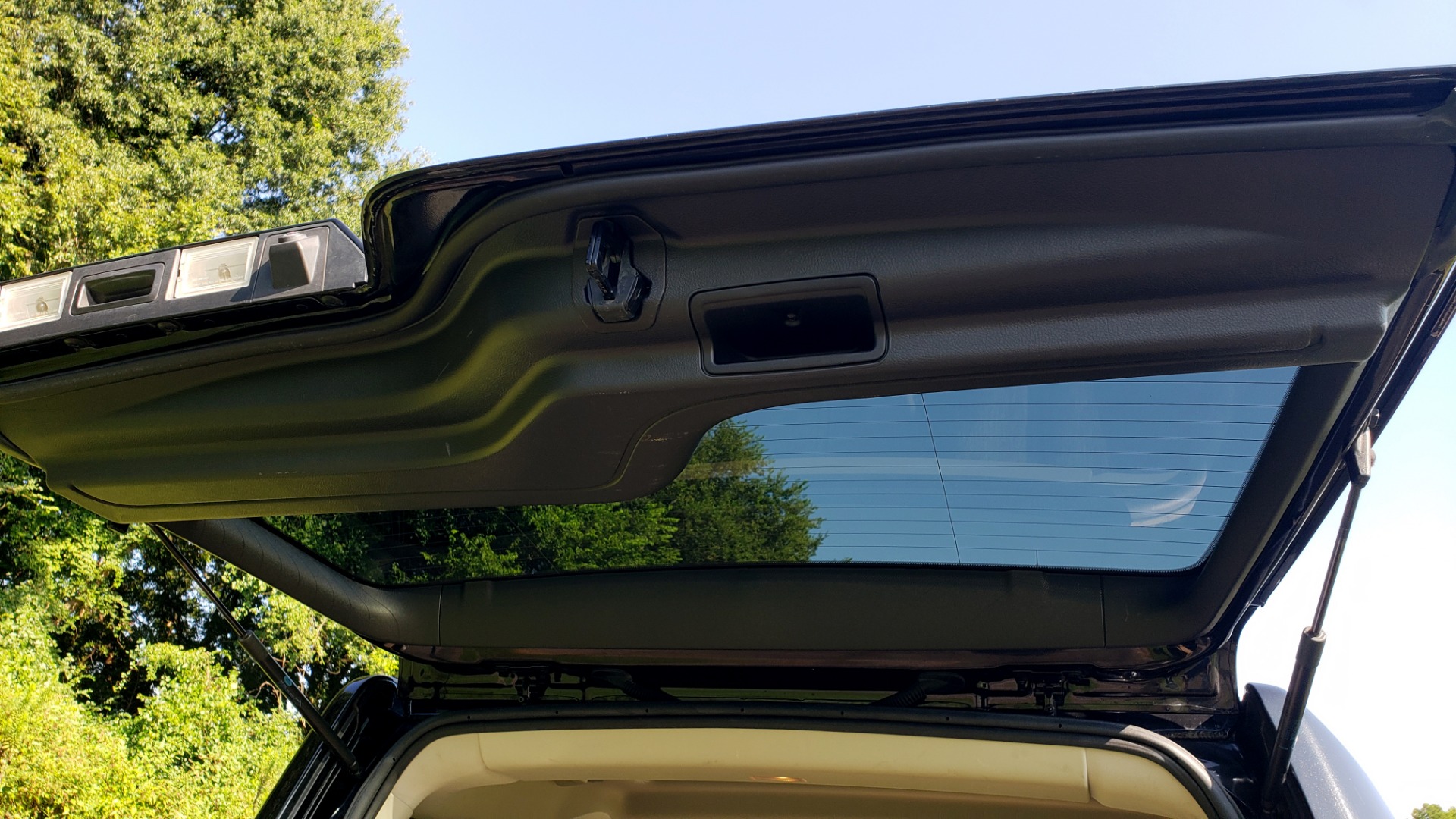 Used 2016 Land Rover LR4 HSE LUX LANDMARK EDITION / NAV / HTD STS / SUNROOF / REARVIEW for sale Sold at Formula Imports in Charlotte NC 28227 34