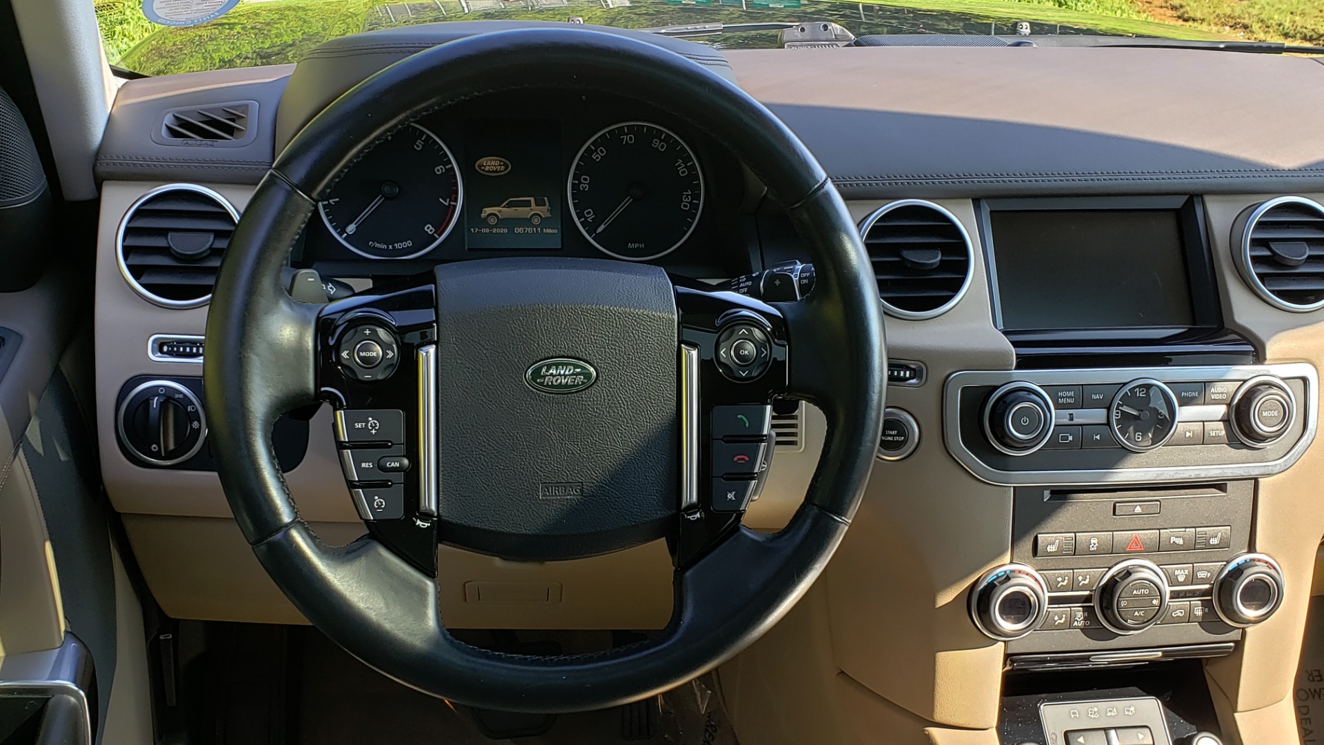 Used 2016 Land Rover LR4 HSE LUX LANDMARK EDITION / NAV / HTD STS / SUNROOF / REARVIEW for sale Sold at Formula Imports in Charlotte NC 28227 42