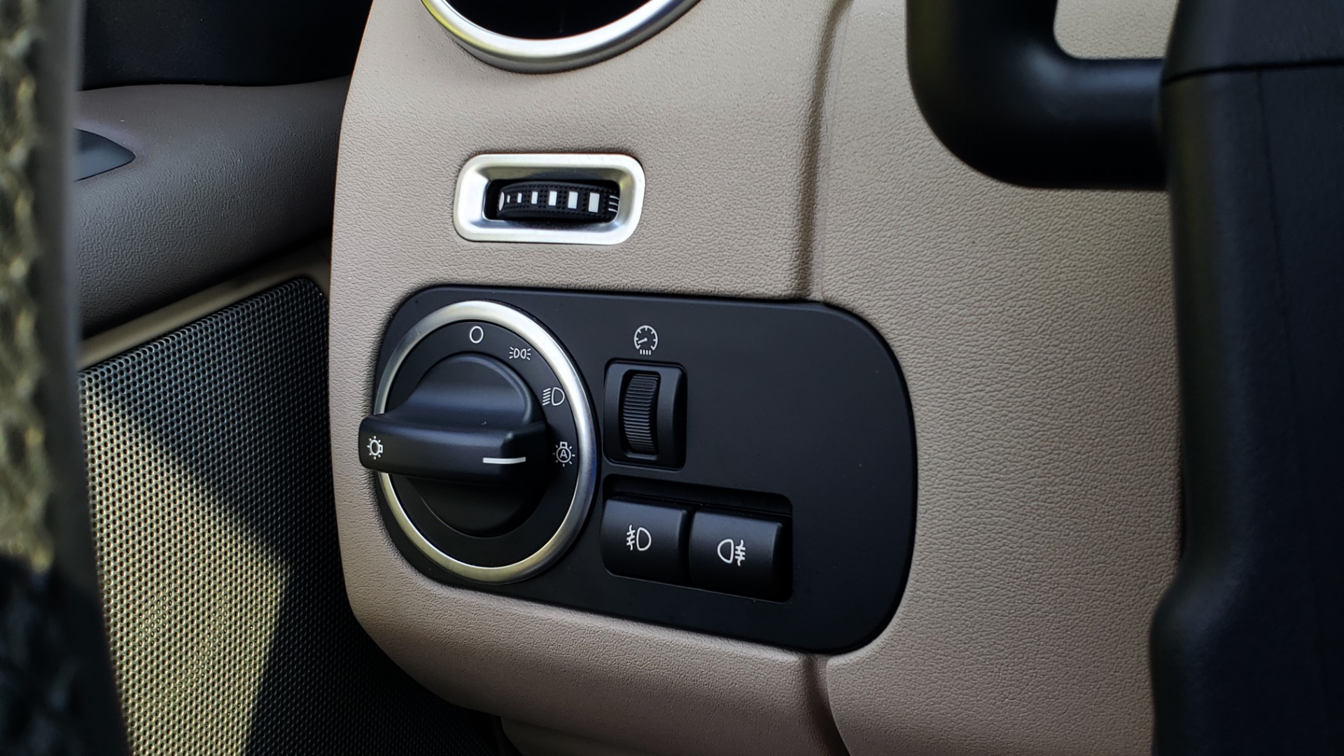 Used 2016 Land Rover LR4 HSE LUX LANDMARK EDITION / NAV / HTD STS / SUNROOF / REARVIEW for sale Sold at Formula Imports in Charlotte NC 28227 44