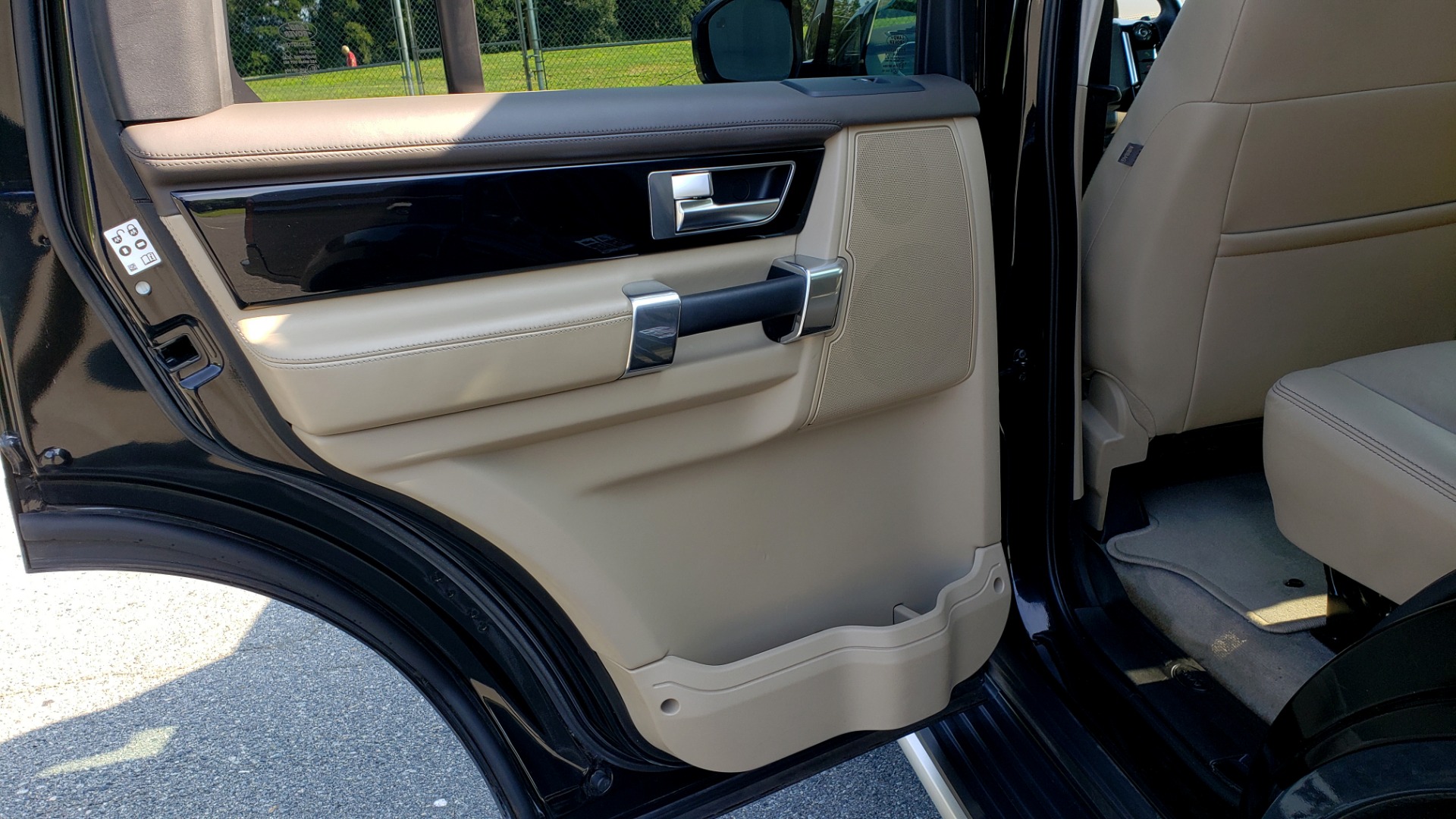 Used 2016 Land Rover LR4 HSE LUX LANDMARK EDITION / NAV / HTD STS / SUNROOF / REARVIEW for sale Sold at Formula Imports in Charlotte NC 28227 60