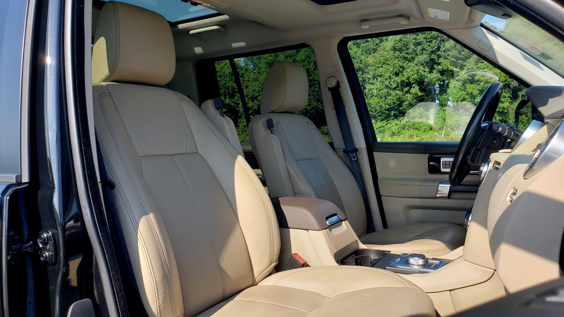 Used 2016 Land Rover LR4 HSE LUX LANDMARK EDITION / NAV / HTD STS / SUNROOF / REARVIEW for sale Sold at Formula Imports in Charlotte NC 28227 68