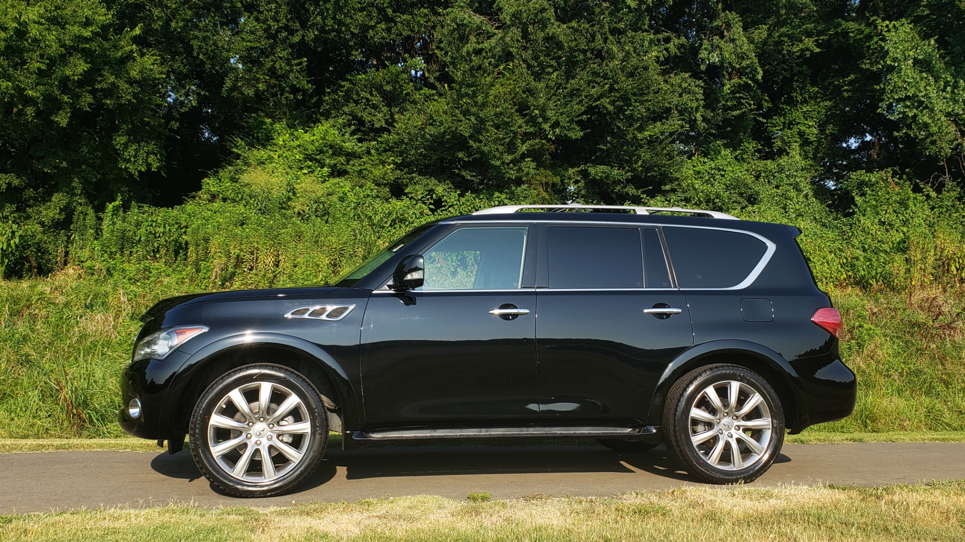 Used 2013 INFINITI QX56 THEATER PKG / NAV / SUNROOF / HEATED SEATS / REARVIEW for sale Sold at Formula Imports in Charlotte NC 28227 2